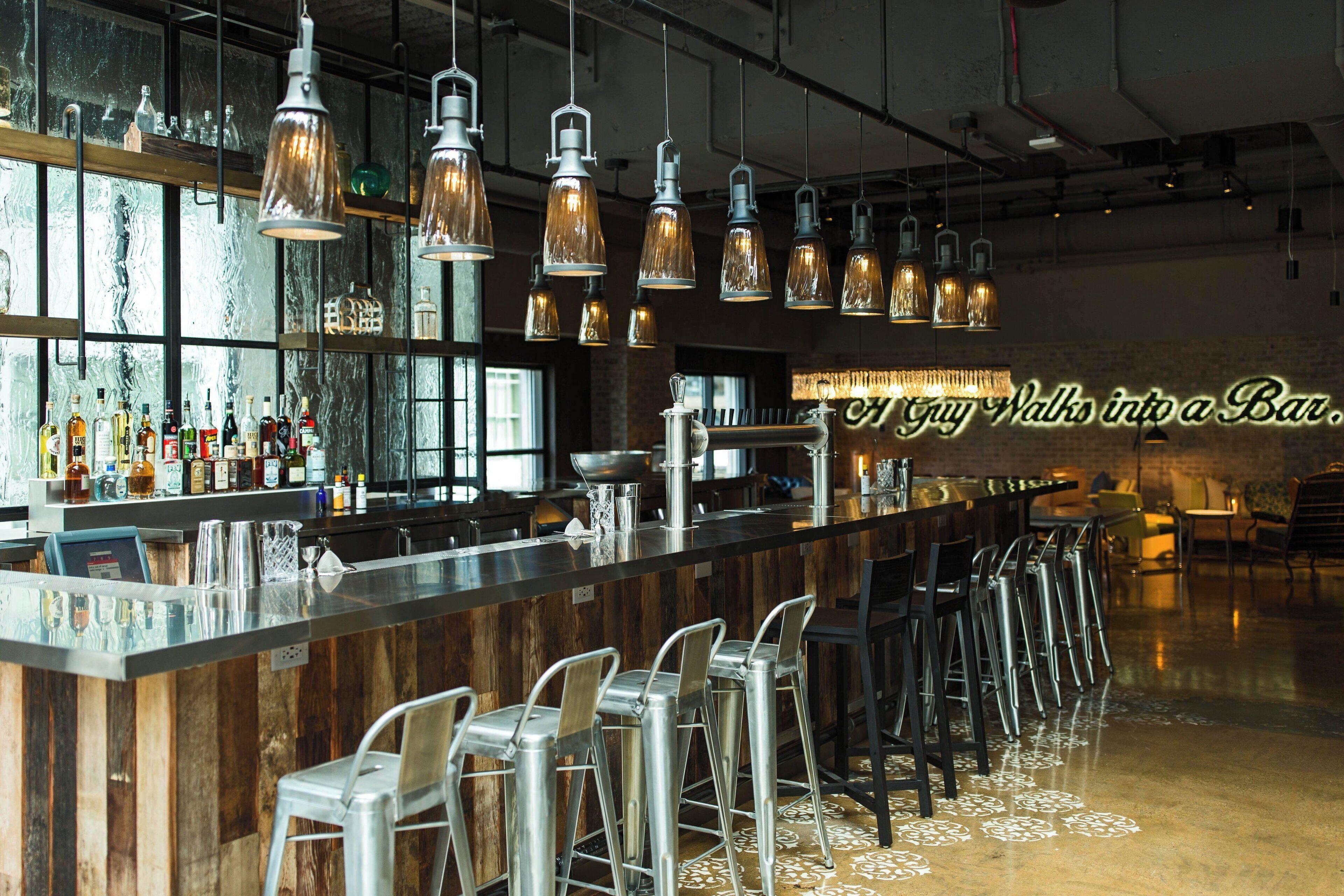 Renaissance Downtown 4*