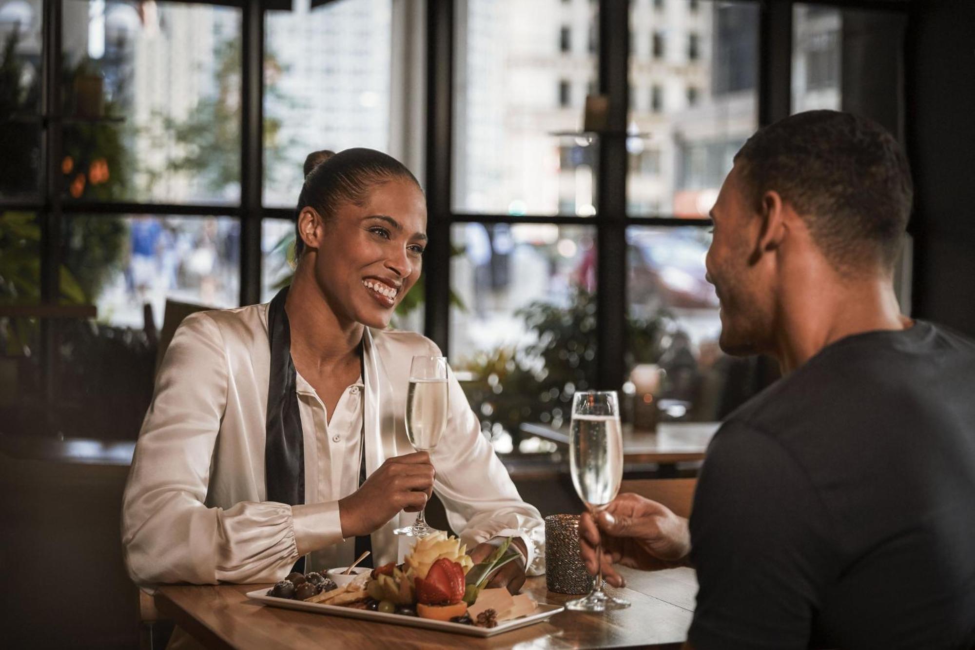 Intercontinental Magnificent Mile By Ihg Hotel Chicago