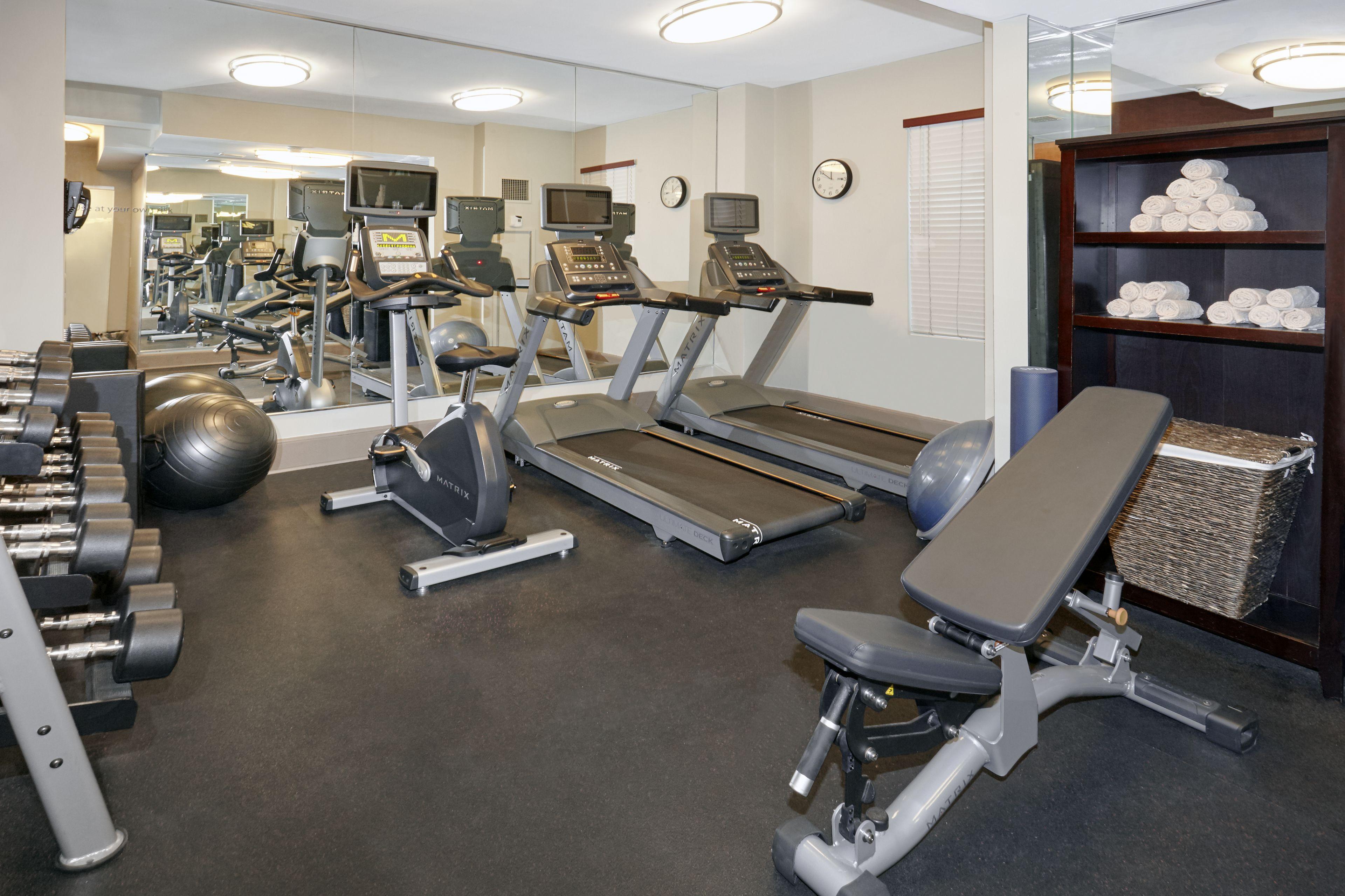 Express - Magnificent Mile By Ihg Hotel 3*