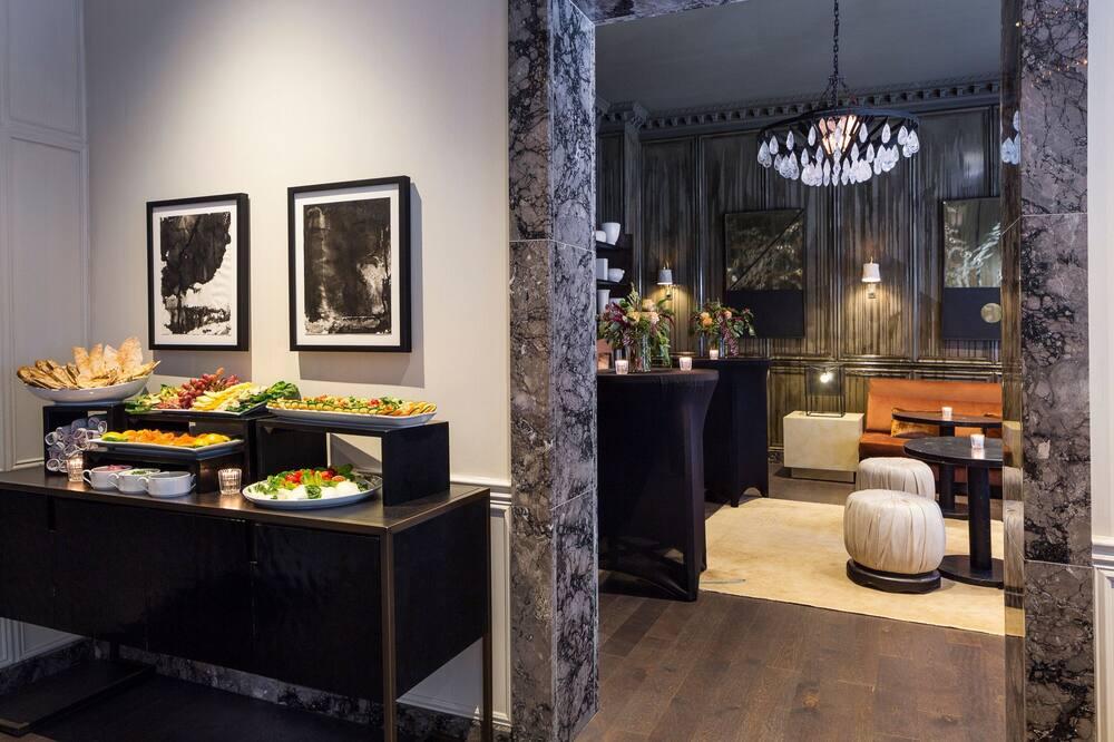 The Talbott, Autograph Collection Hotel