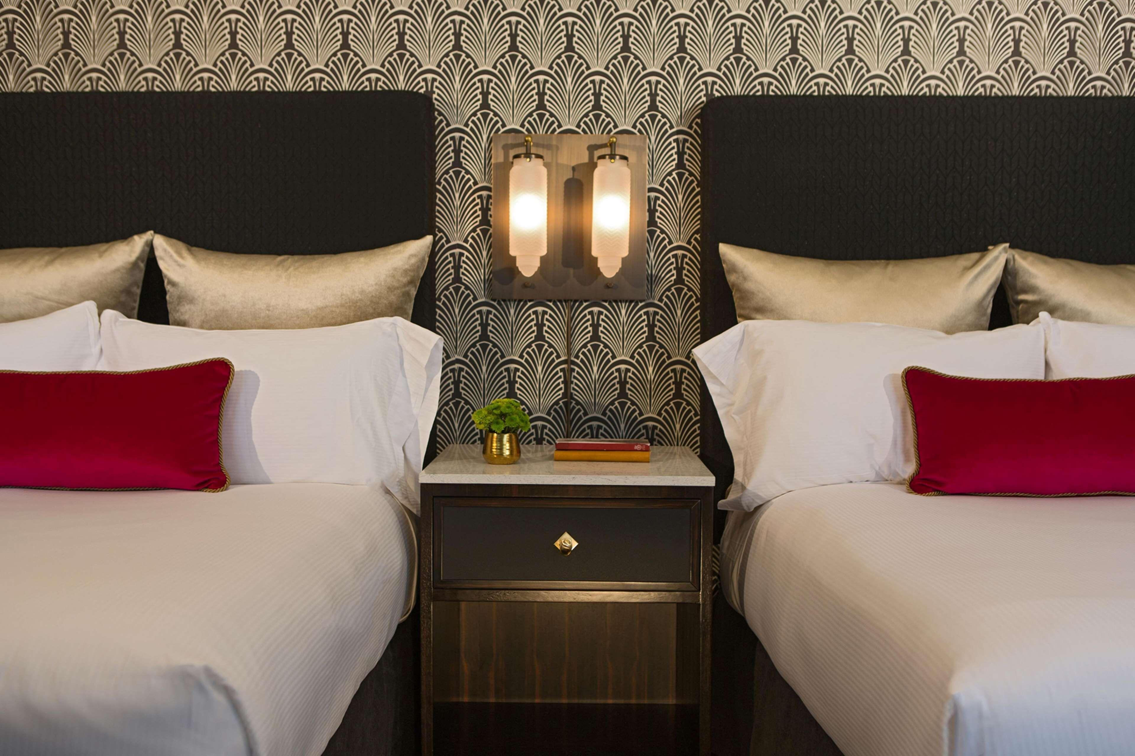 The Allegro Royal Sonesta Loop 4*