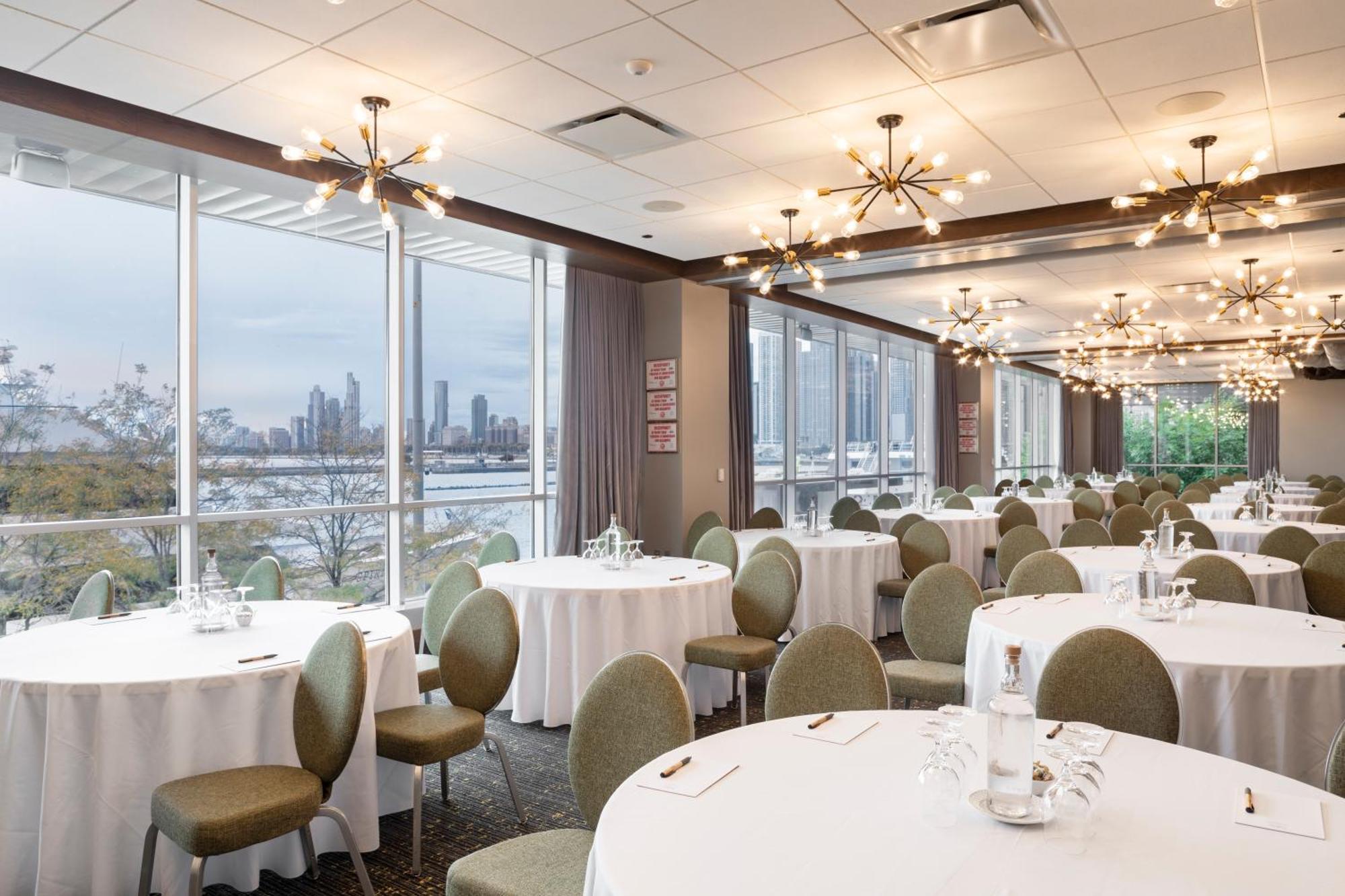 Sable At Navy Pier Chicago, Curio Collection By Hilton Hotel