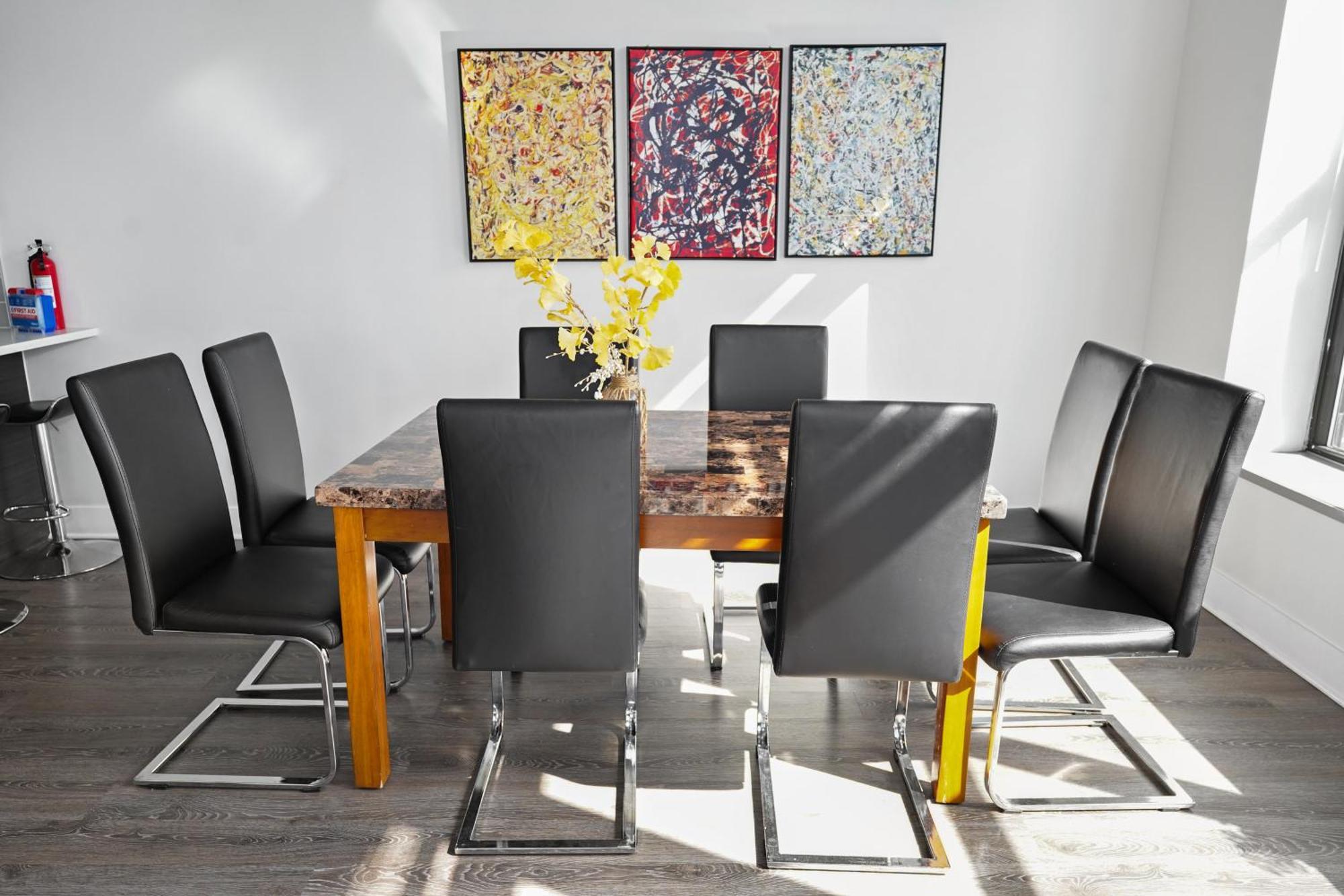 Apartment Mccormick Place Luxurious And Spacious 3br In Downtown With Optional Parking Sleeps 10 Guests Chicago