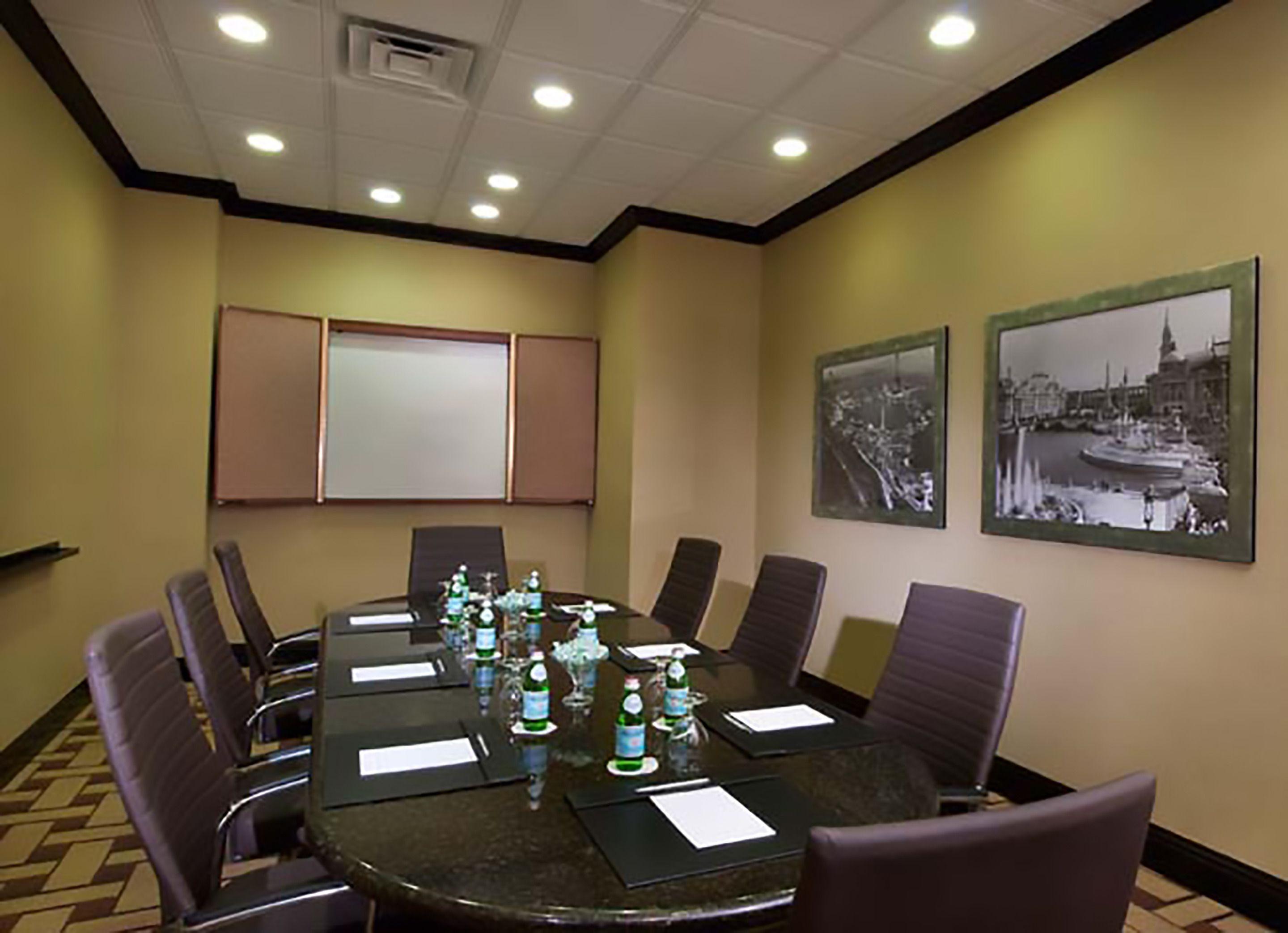 Hampton & Chicago-downtown Hotel 3*