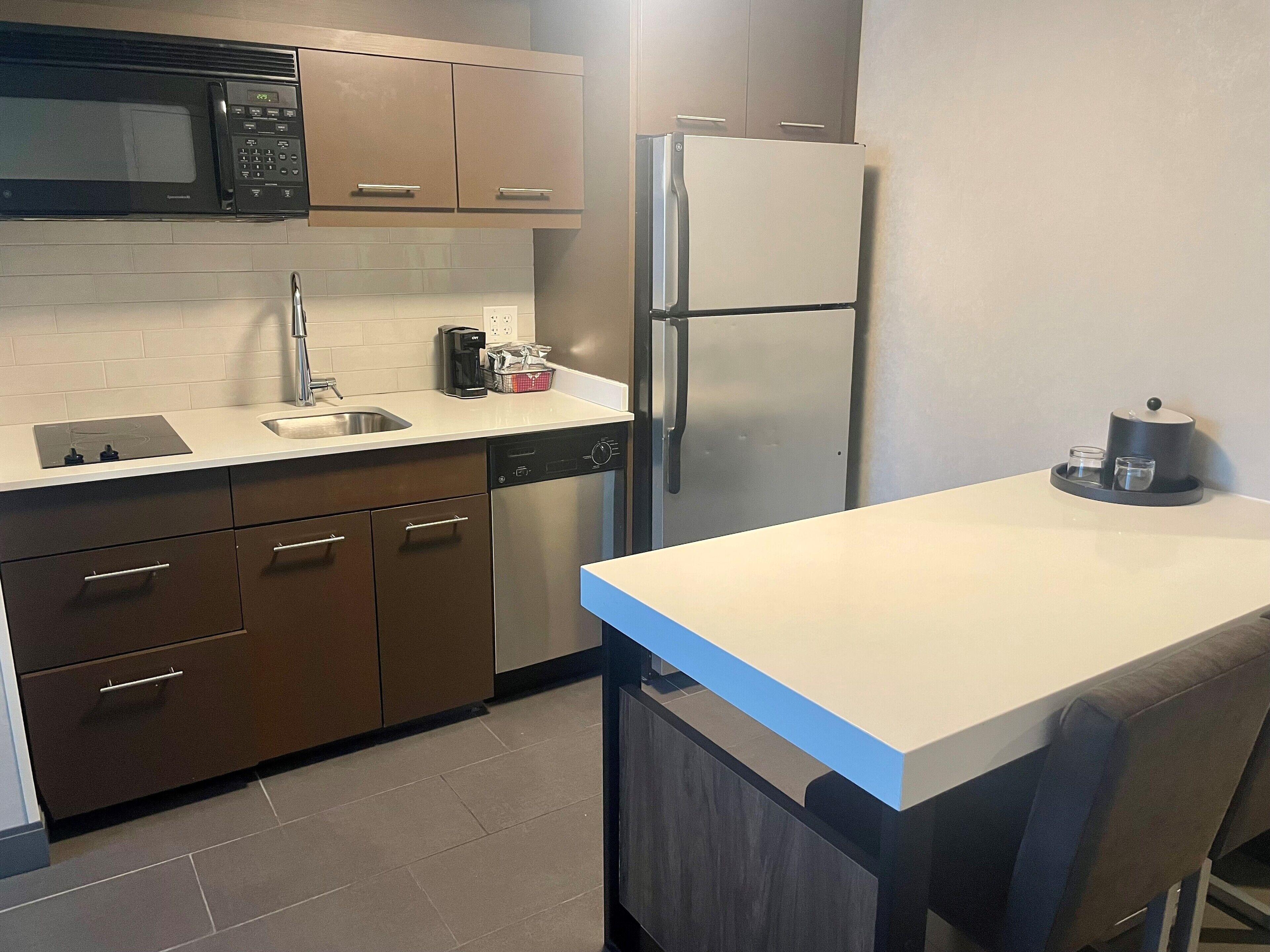 Hampton & Chicago-downtown