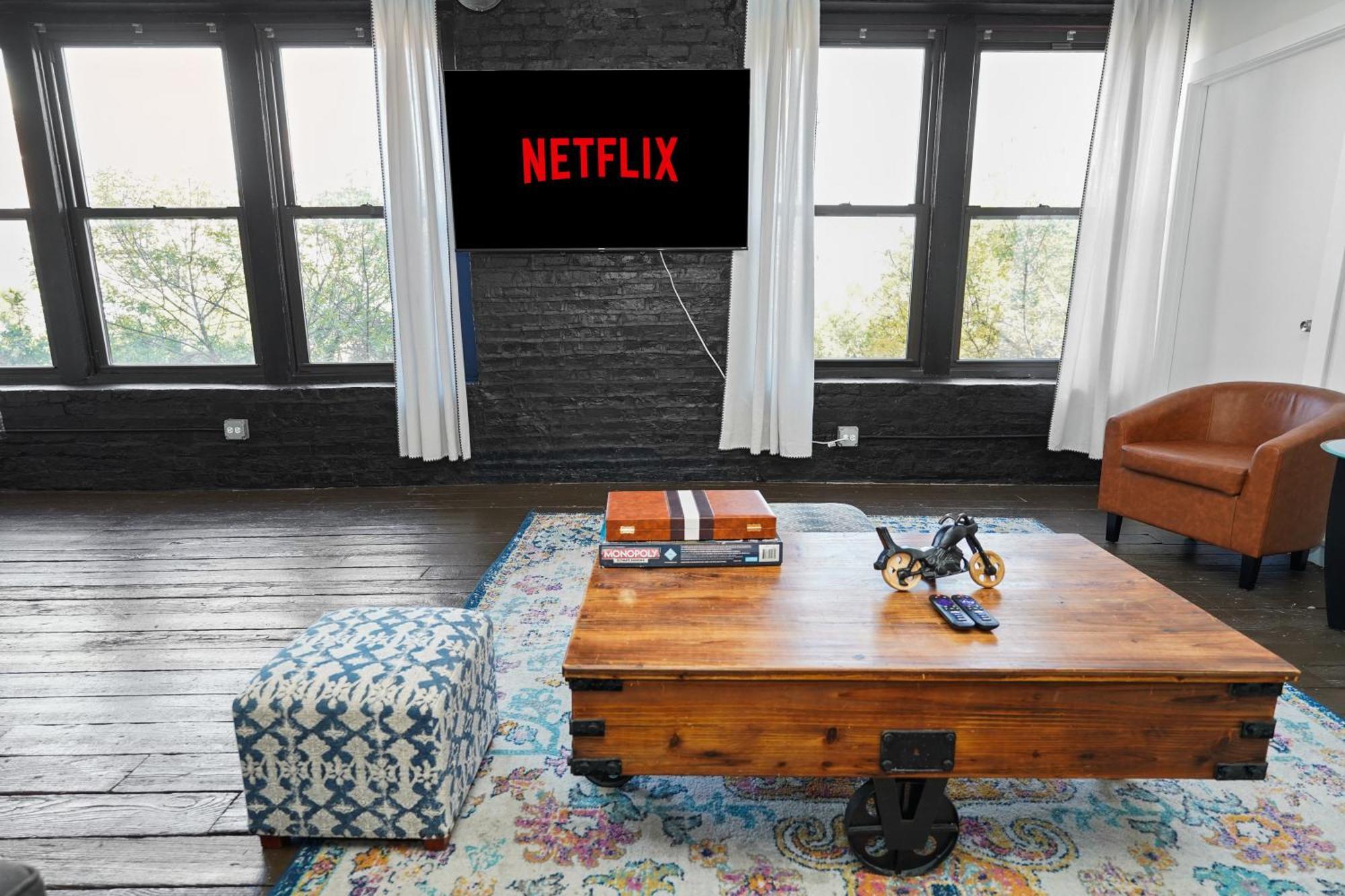 Mccormick Place Spacious 5br With Pool Table & Optional Parking Sleeps 10 Near Soldier Field And Grant Park Chicago