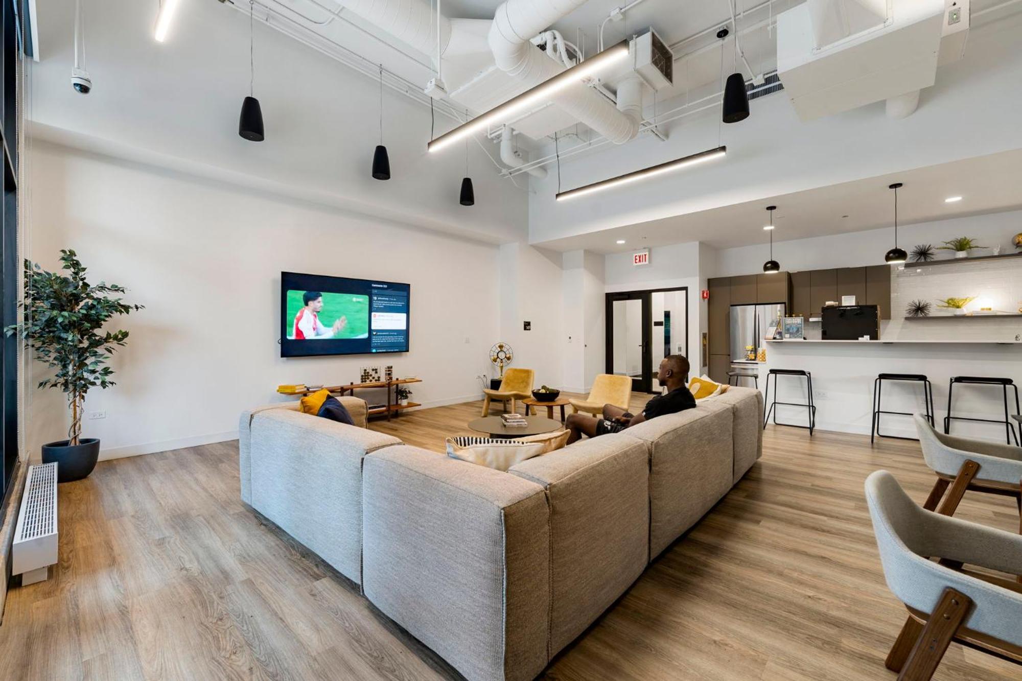 2br Escape Bright Sleek Spacious Hotel