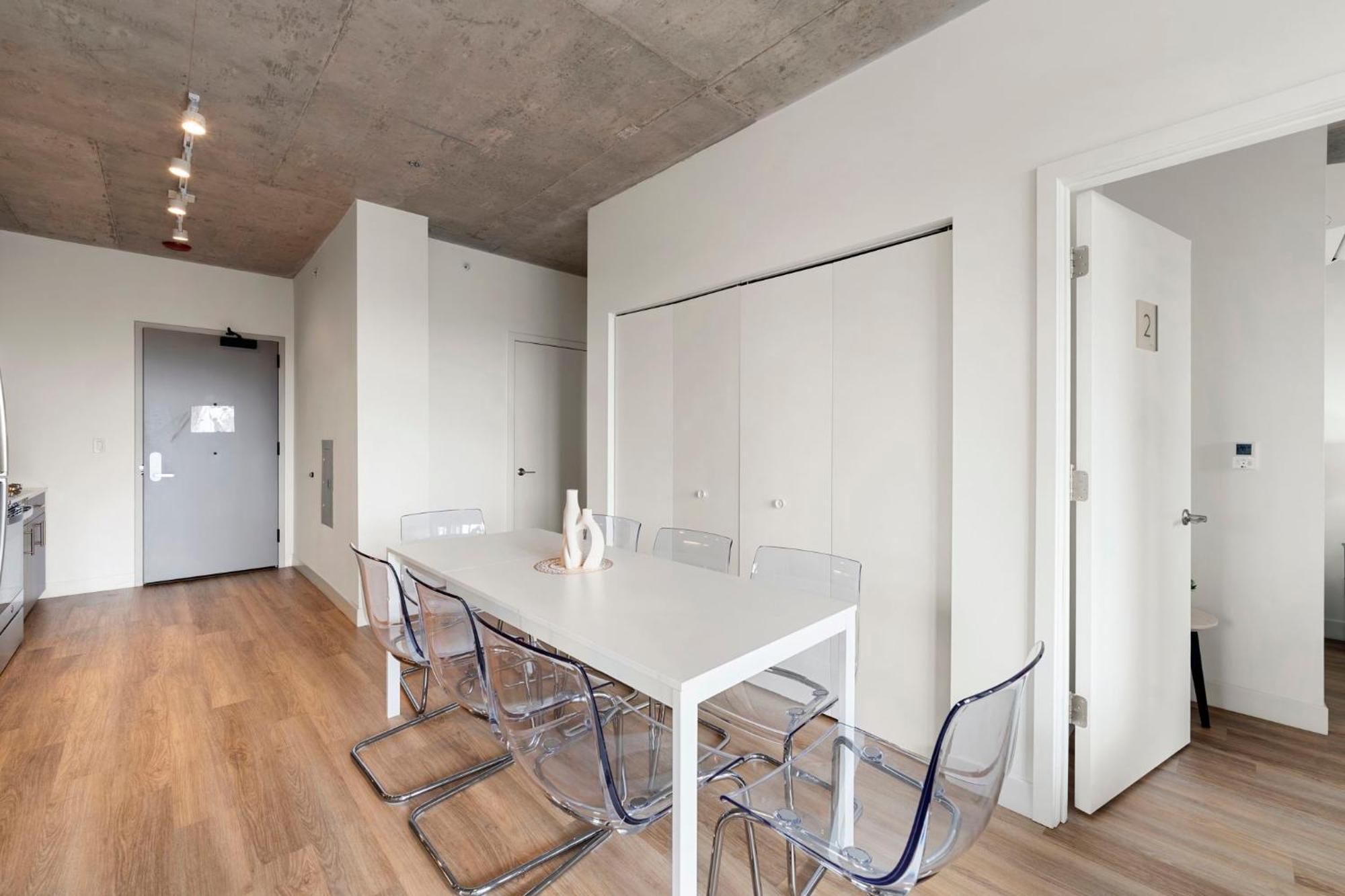 Brand New 4br In Heart Of Hotel