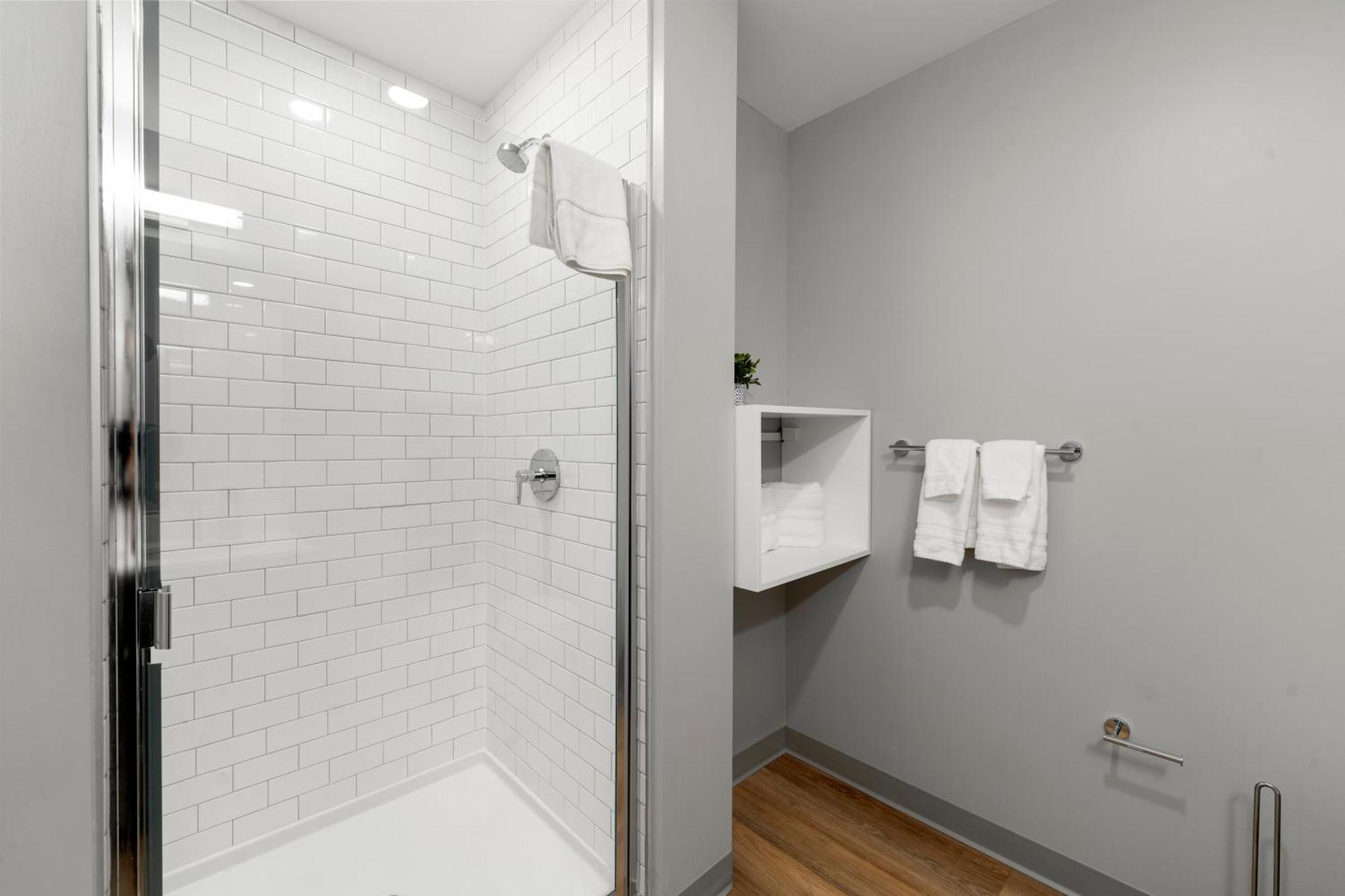 Hotel Group-ready 3br Sleek Design & Great Location *