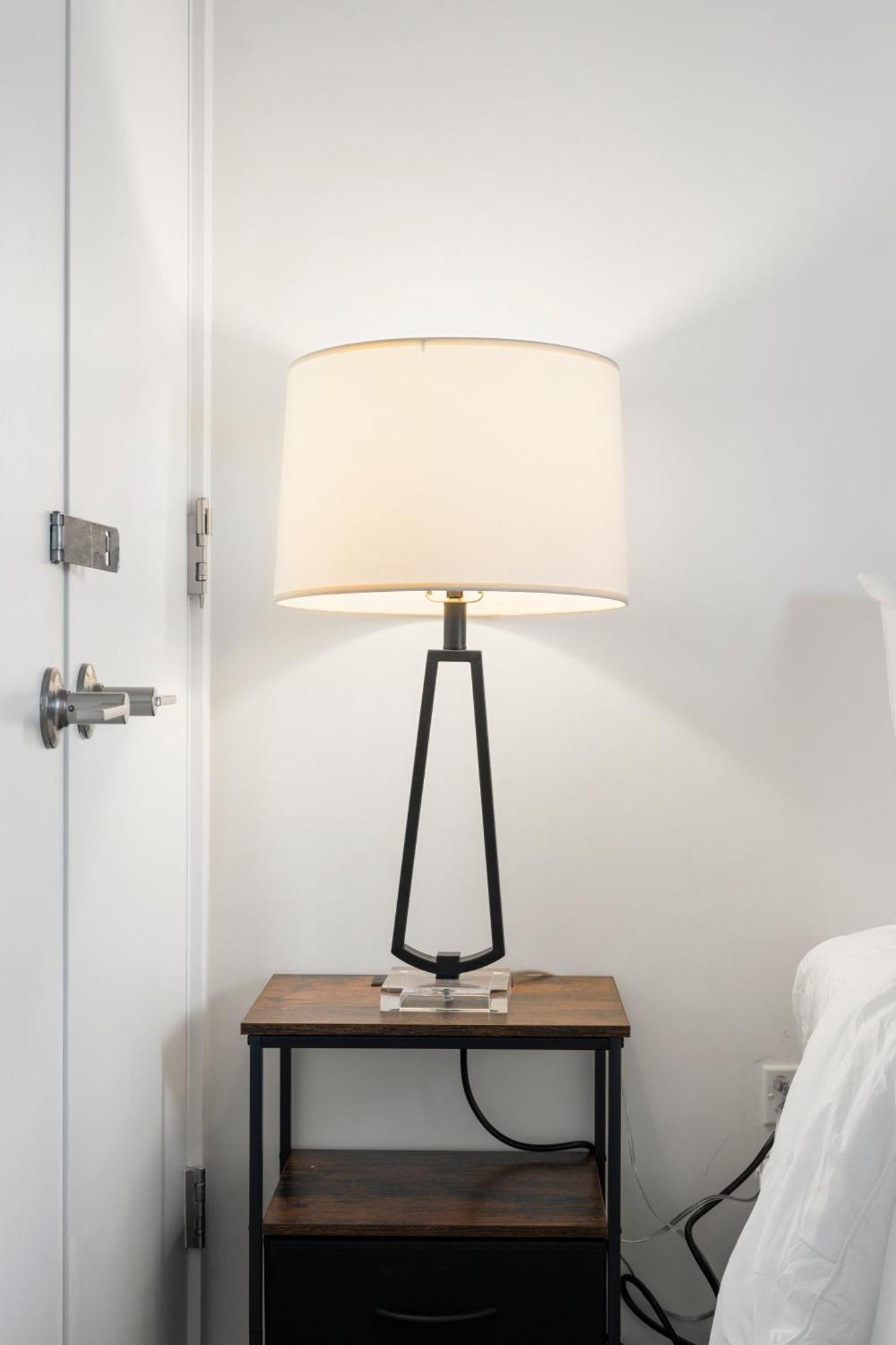 Group-ready 3br Sleek Design & Great Location Hotel Chicago