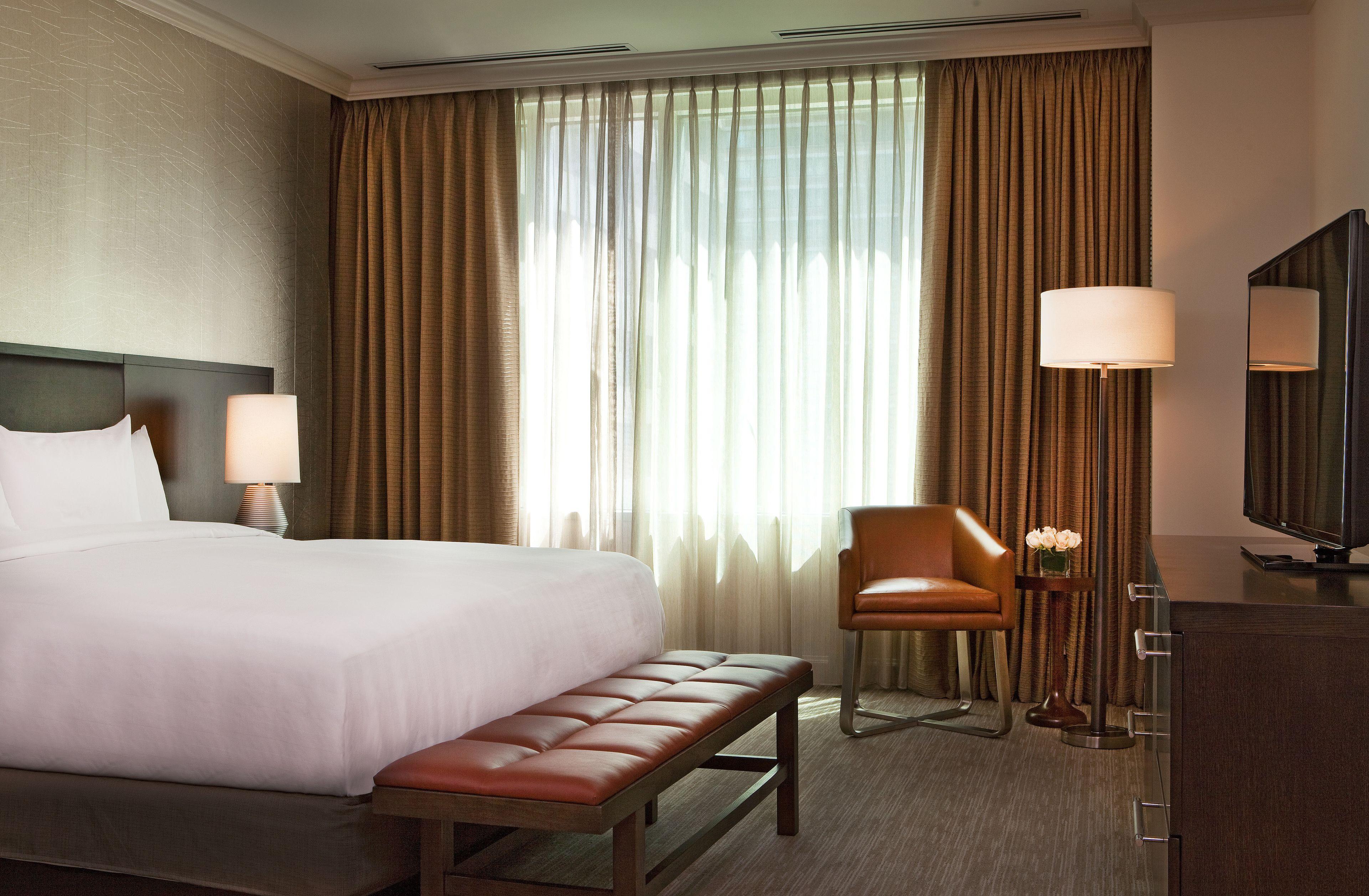 Hyatt Centric Magnificent Mile Hotel 4*