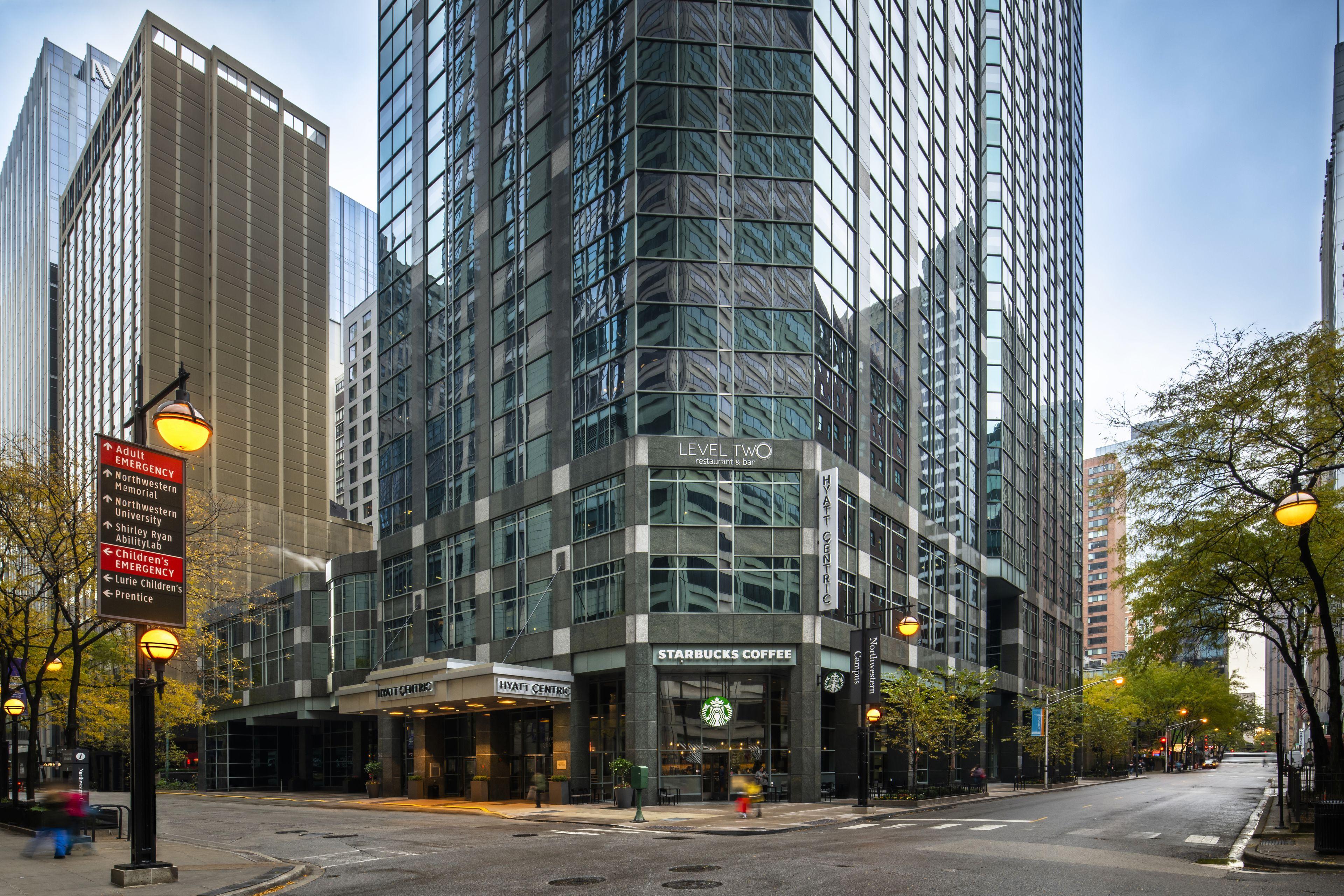 Hyatt Centric Magnificent Mile 4*