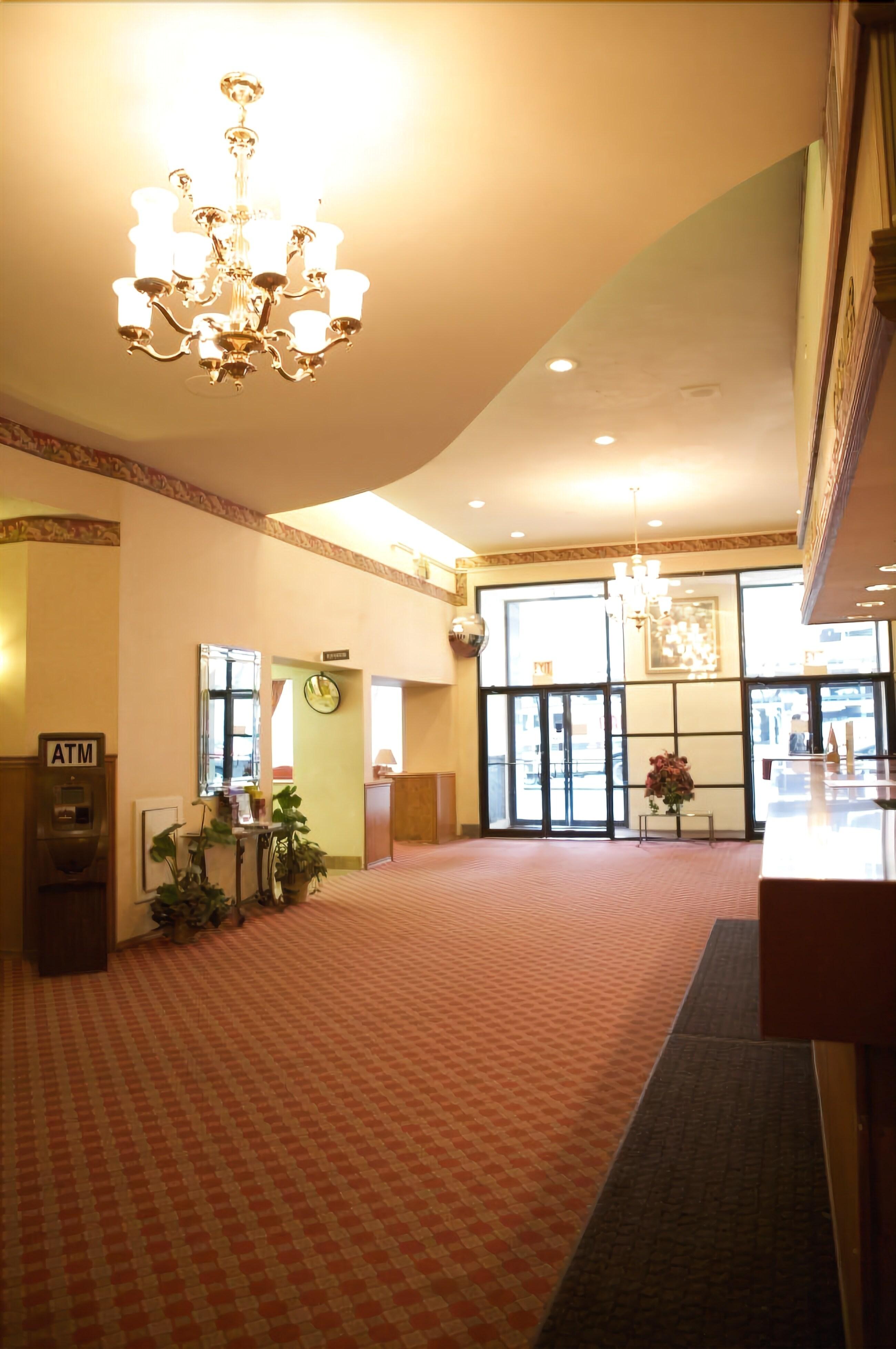 Travelodge By Wyndham Downtown 2*