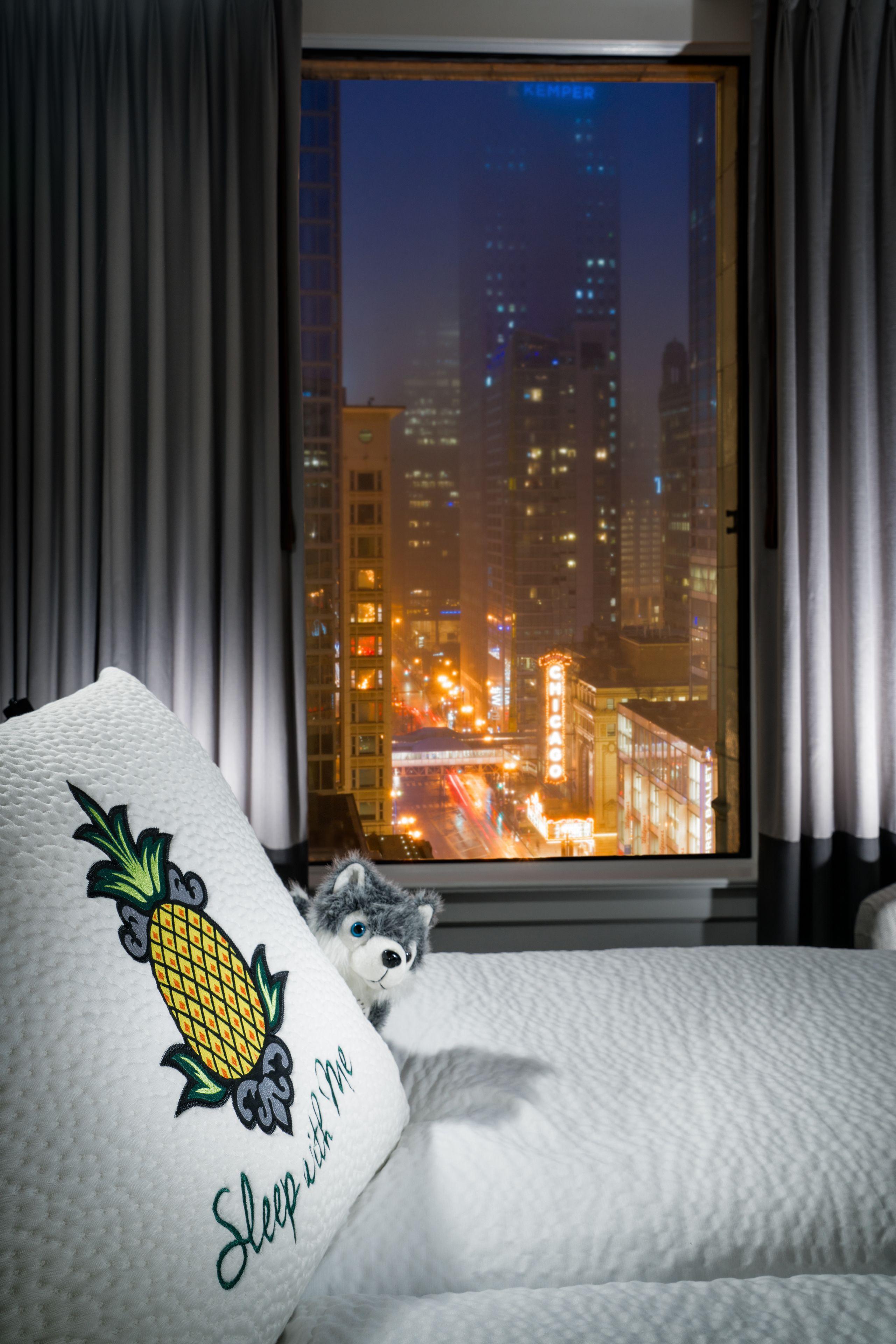 Staypineapple, An Iconic Hotel, The Loop Chicago