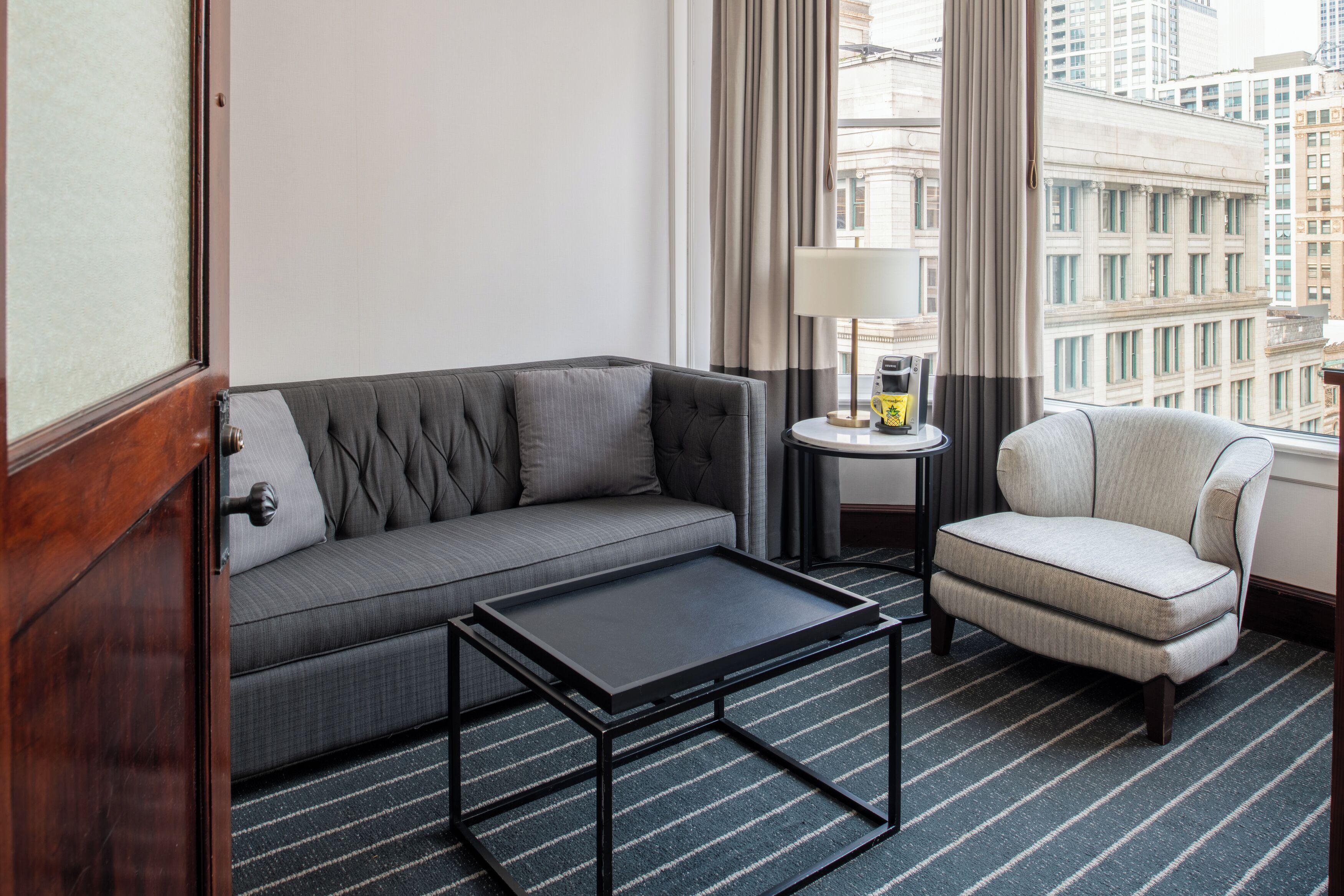 Staypineapple, An Iconic Hotel, The Loop Chicago