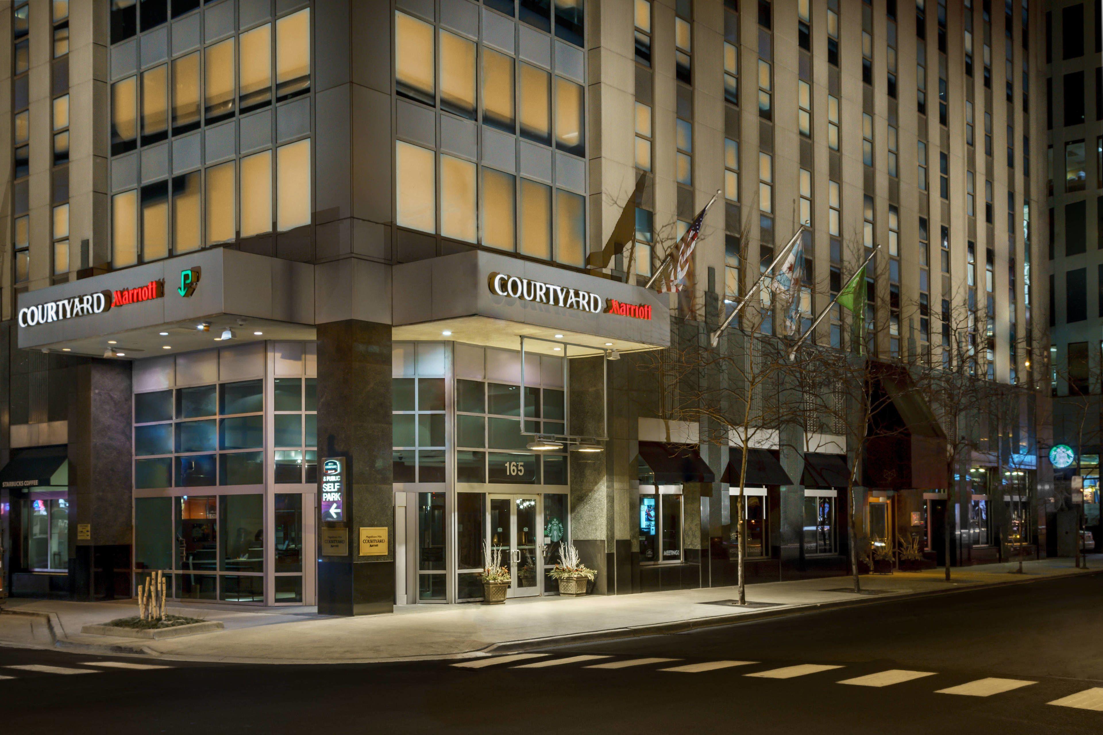 Courtyard By Marriott Downtown/magnificent Mile