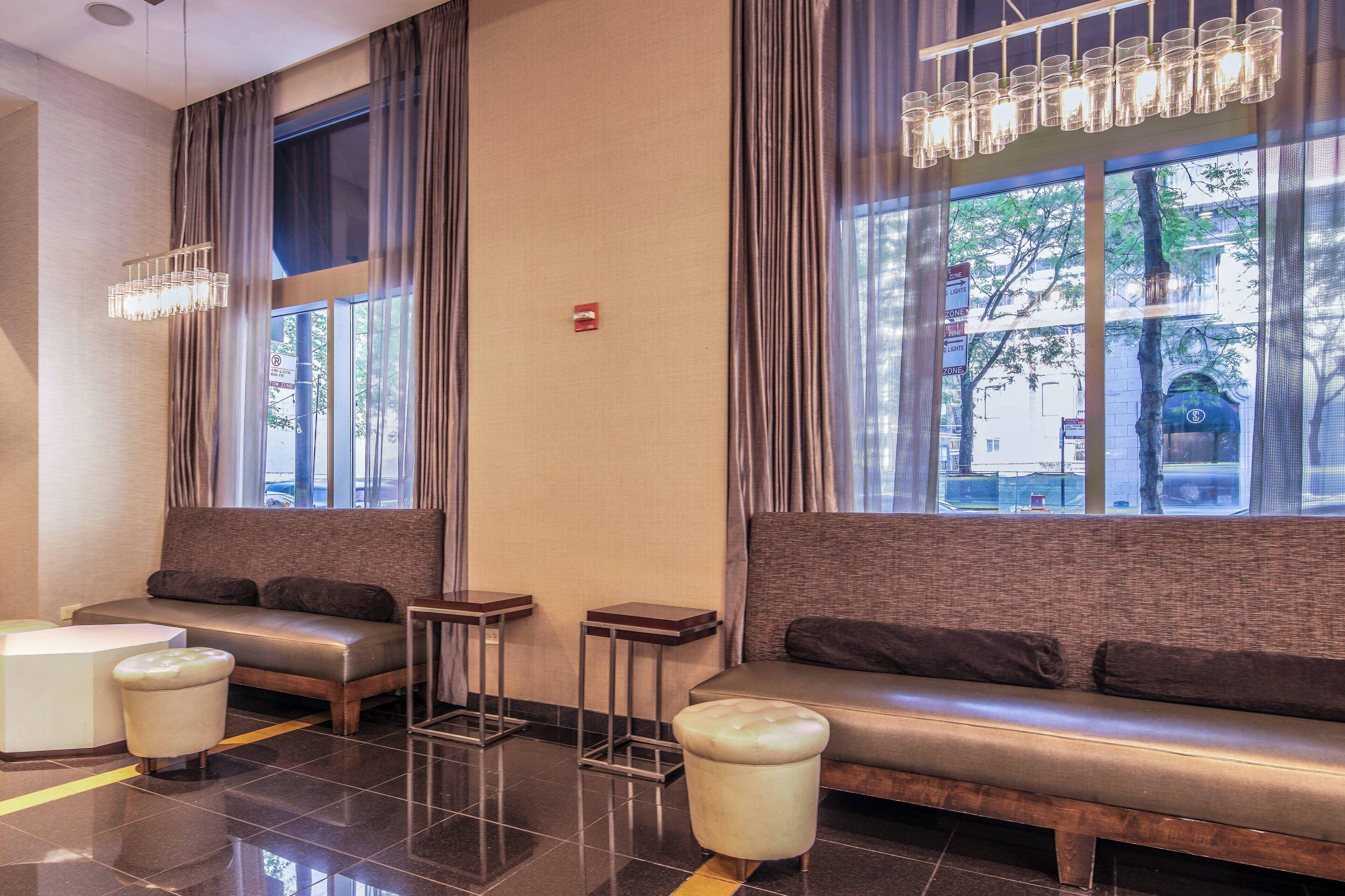 Courtyard By Marriott Downtown/magnificent Mile Chicago