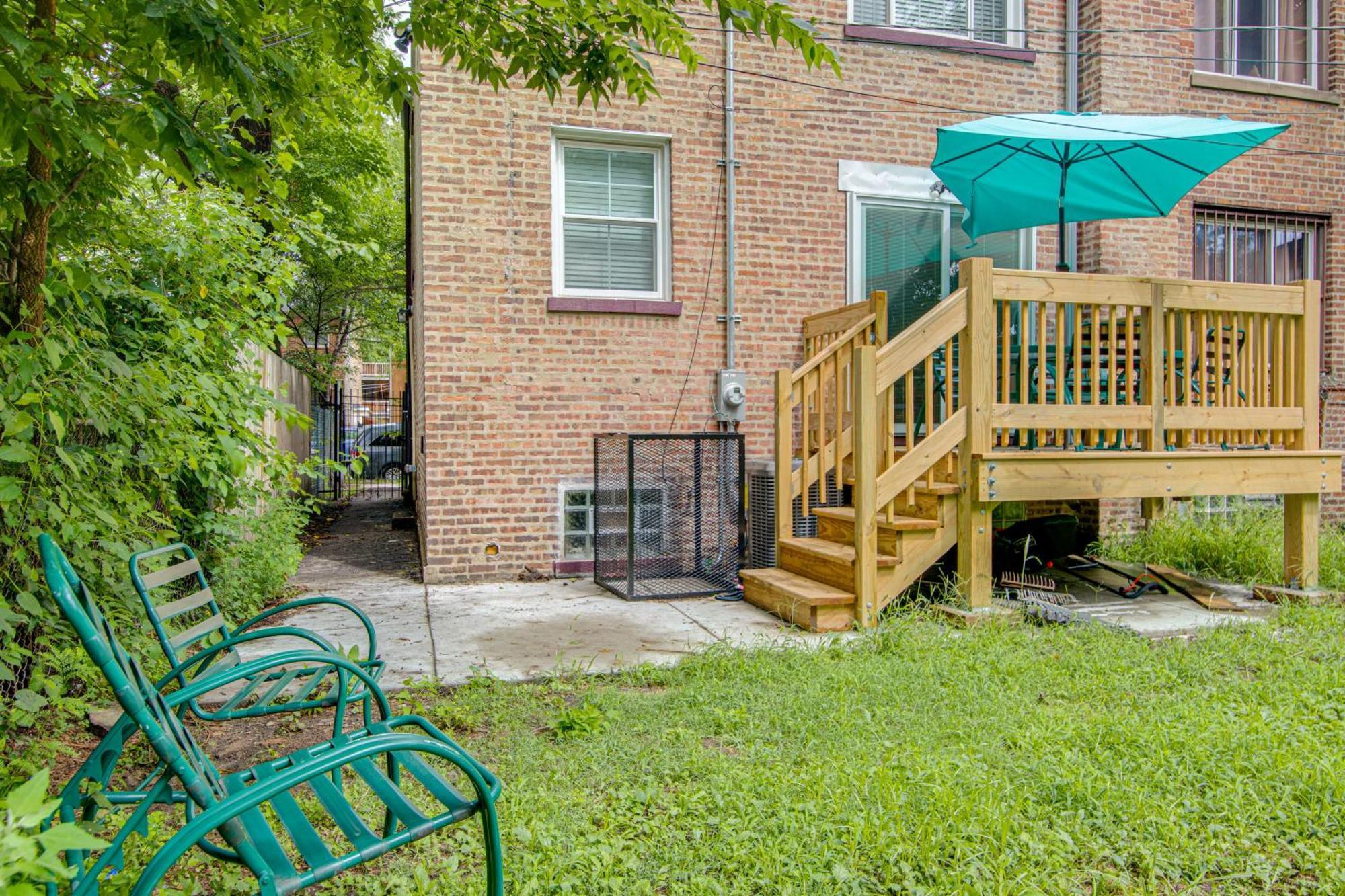 2 Mi To South Shore Urban Retreat With Yard Holiday home