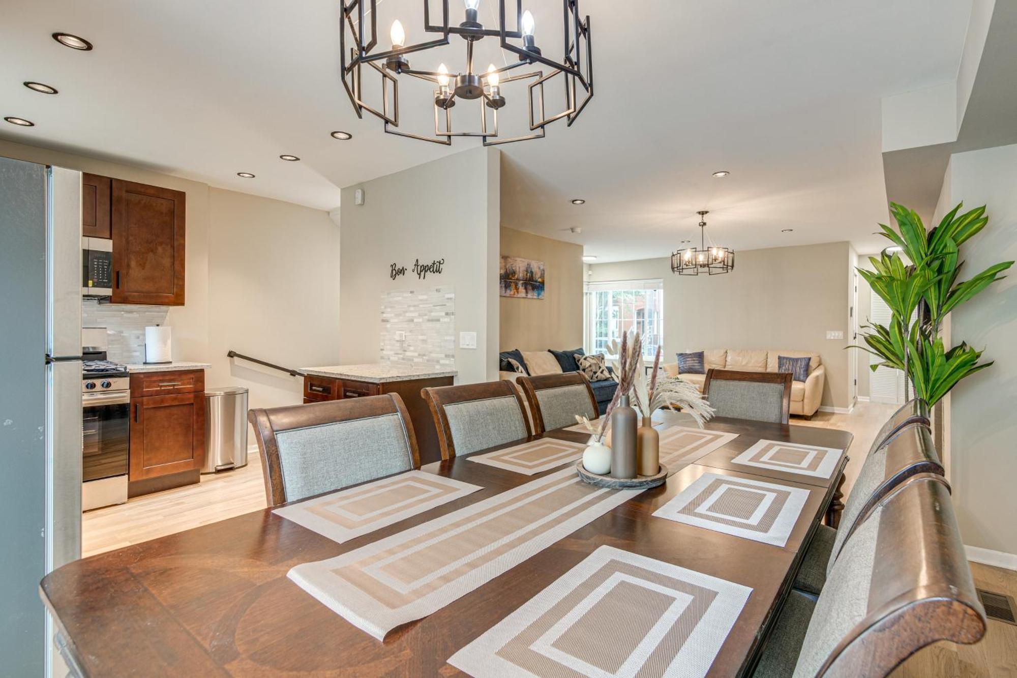 2 Mi To South Shore Urban Retreat With Yard *