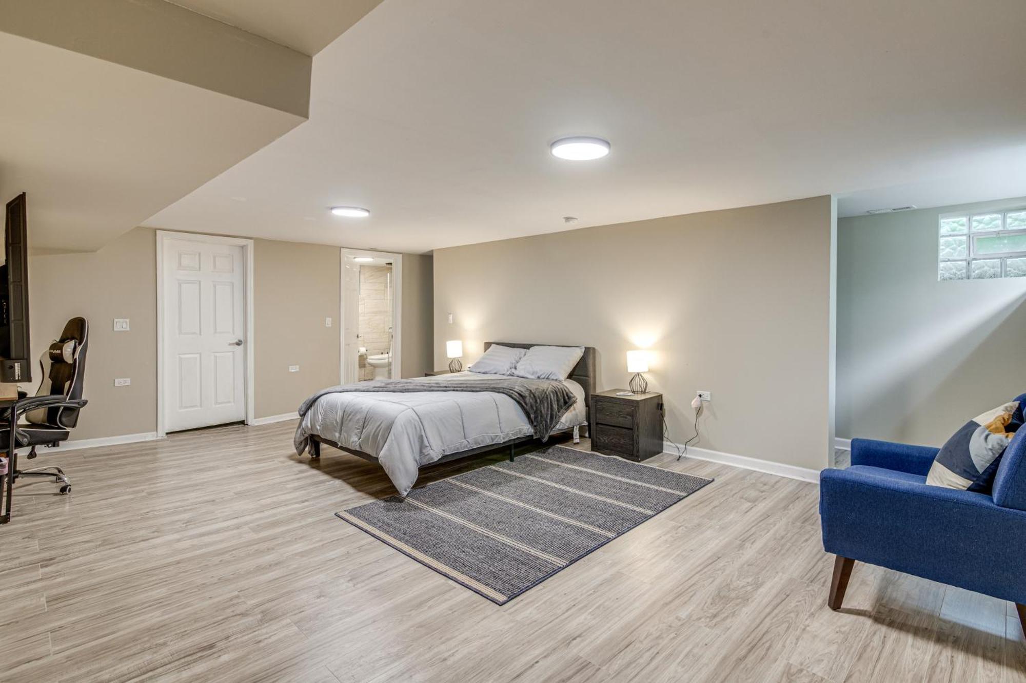 2 Mi To South Shore Urban Retreat With Yard Holiday home