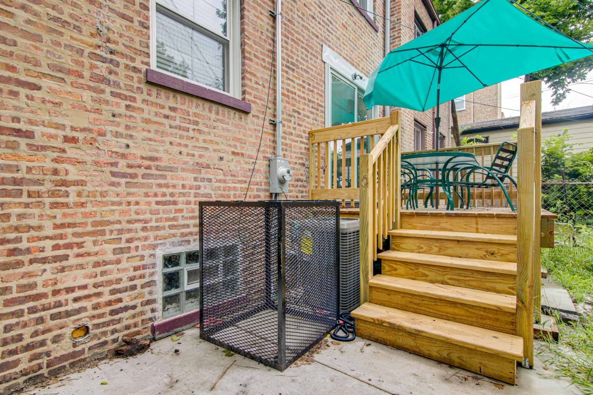 2 Mi To South Shore Urban Retreat With Yard * Chicago