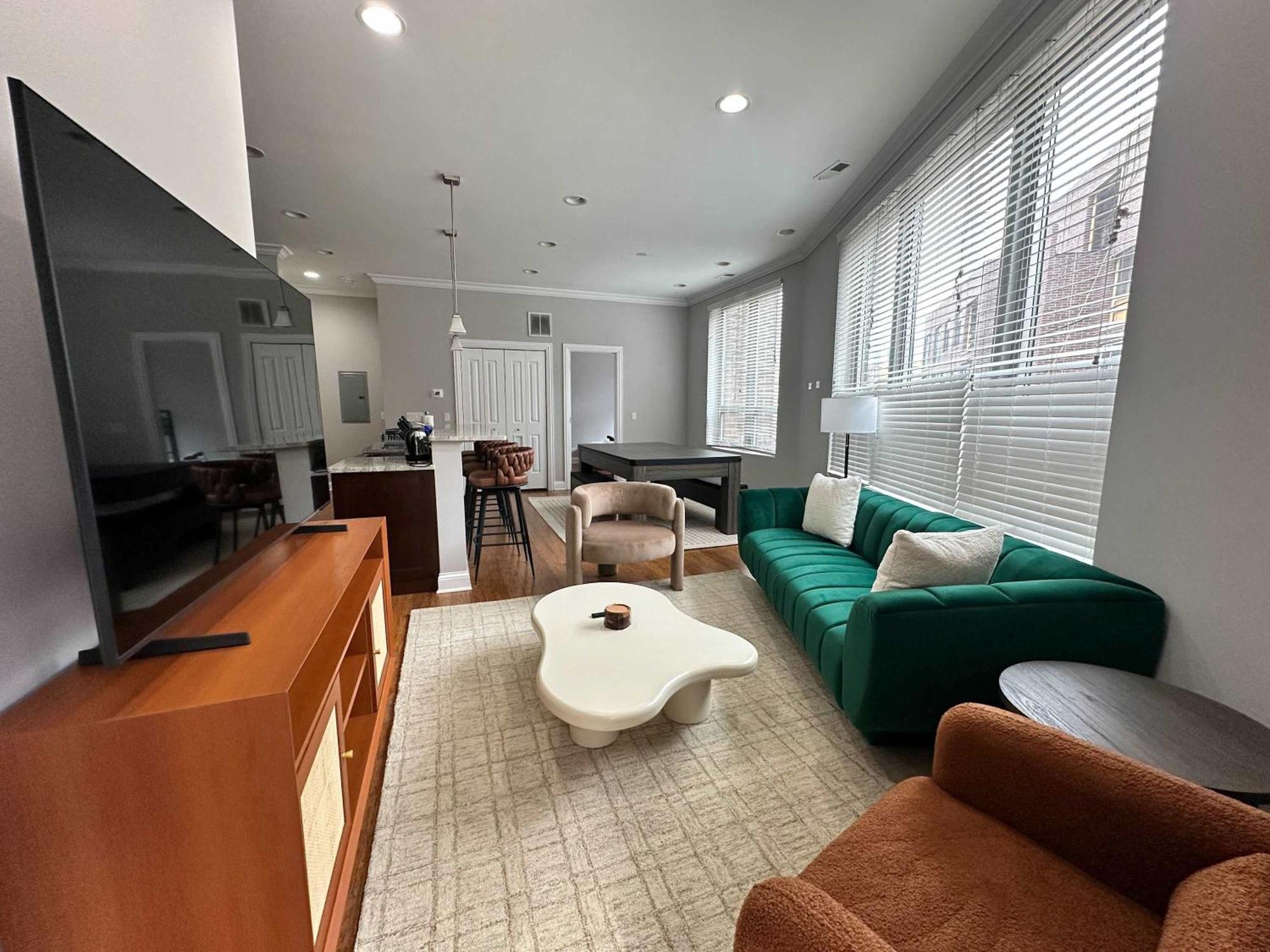 1 Garage Parking Pool Table Up To 1gb Wifi Speed Apartment Chicago