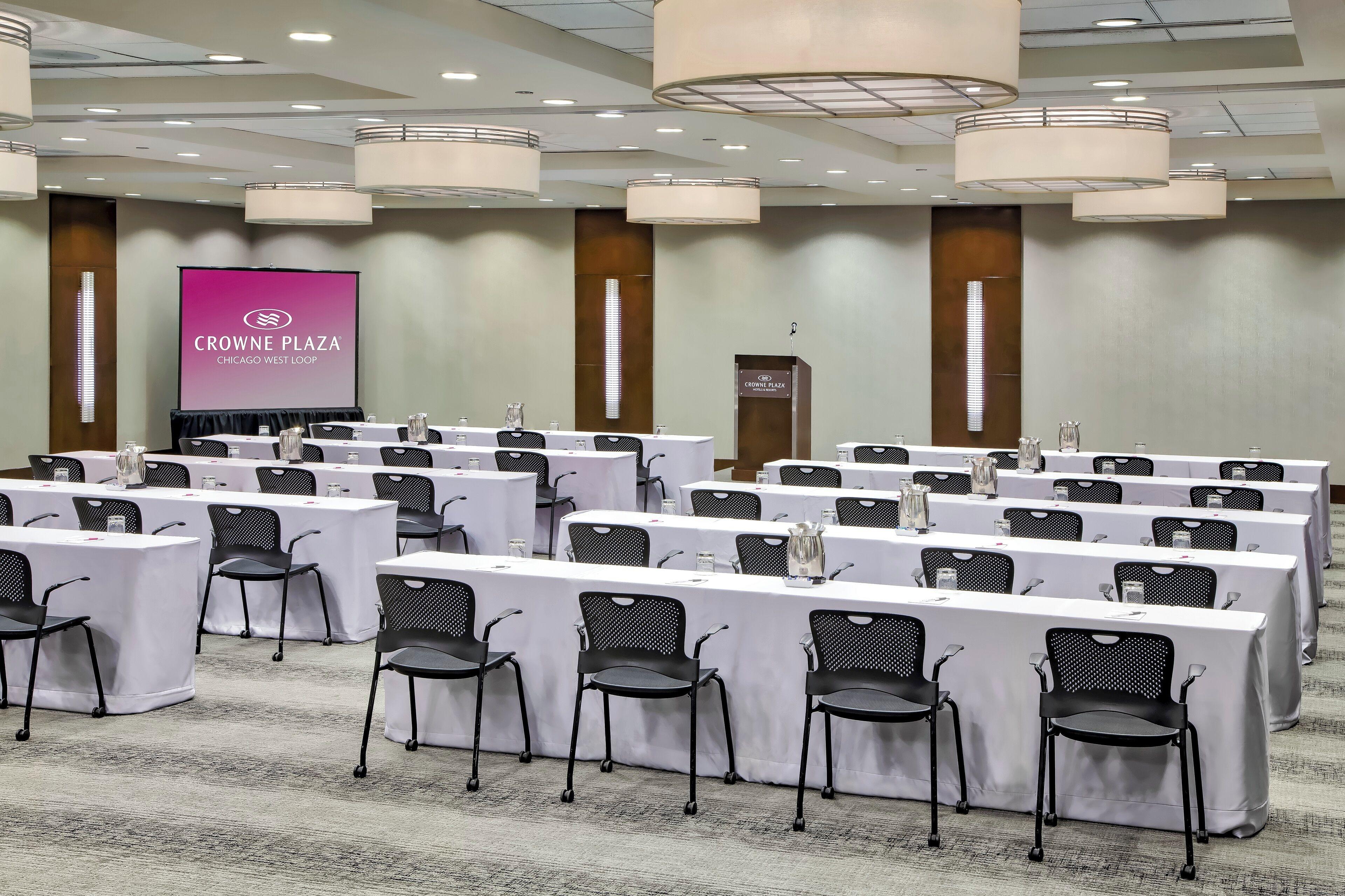 Crowne Plaza - West Loop By Ihg Hotel 3*