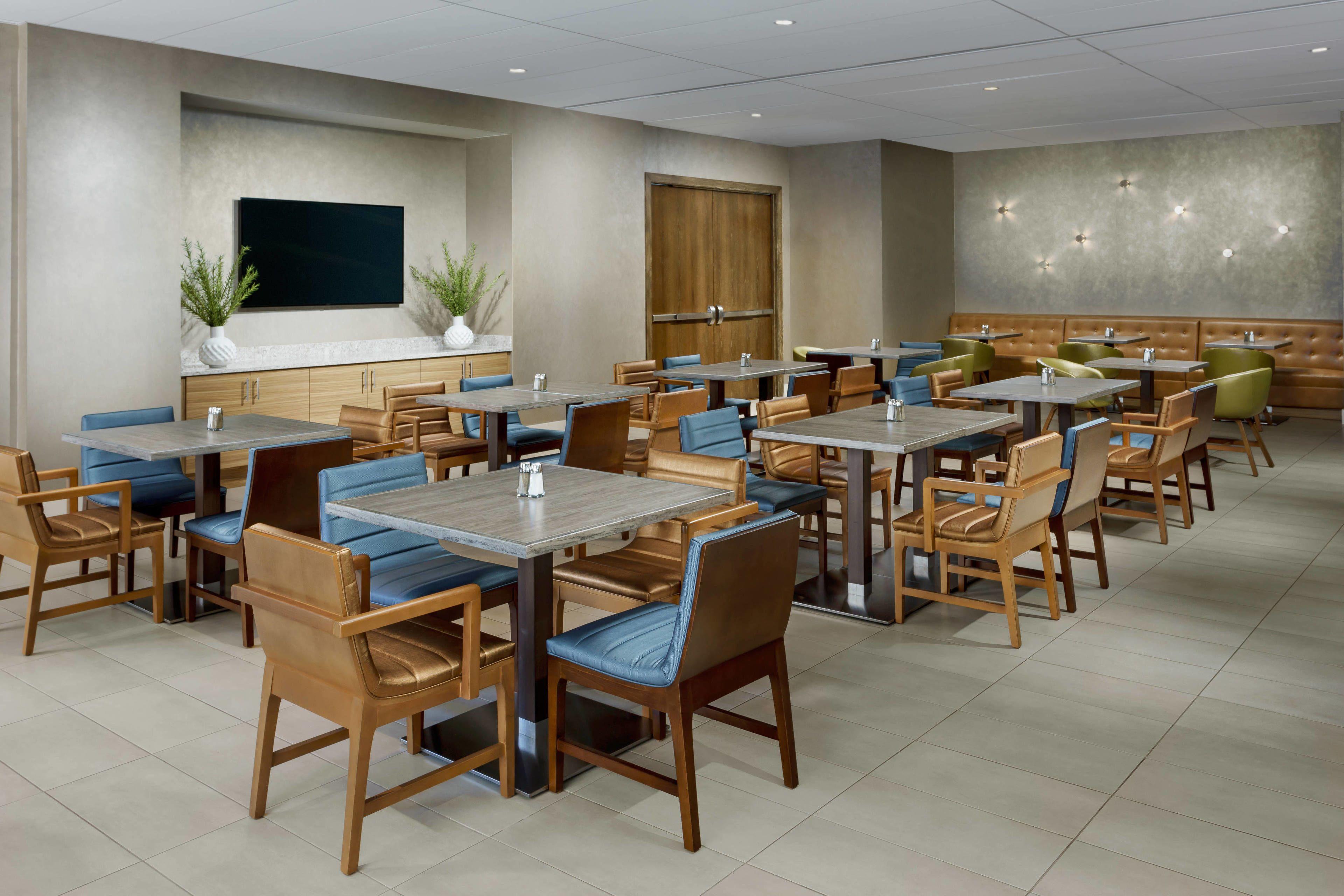 Hotel Springhill Downtown/river North 3*