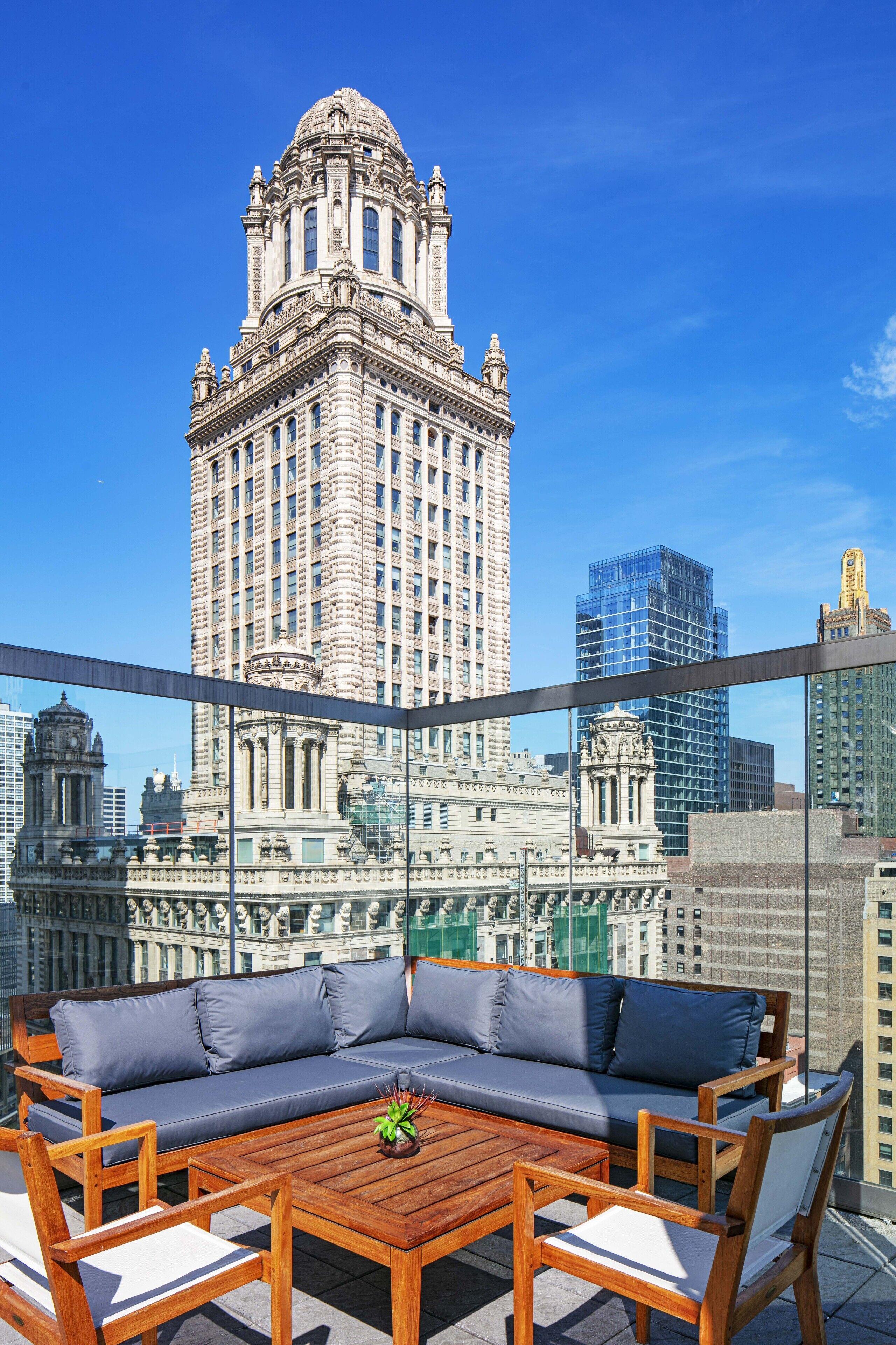 Hotel Thewit Chicago, A Hilton Chicago