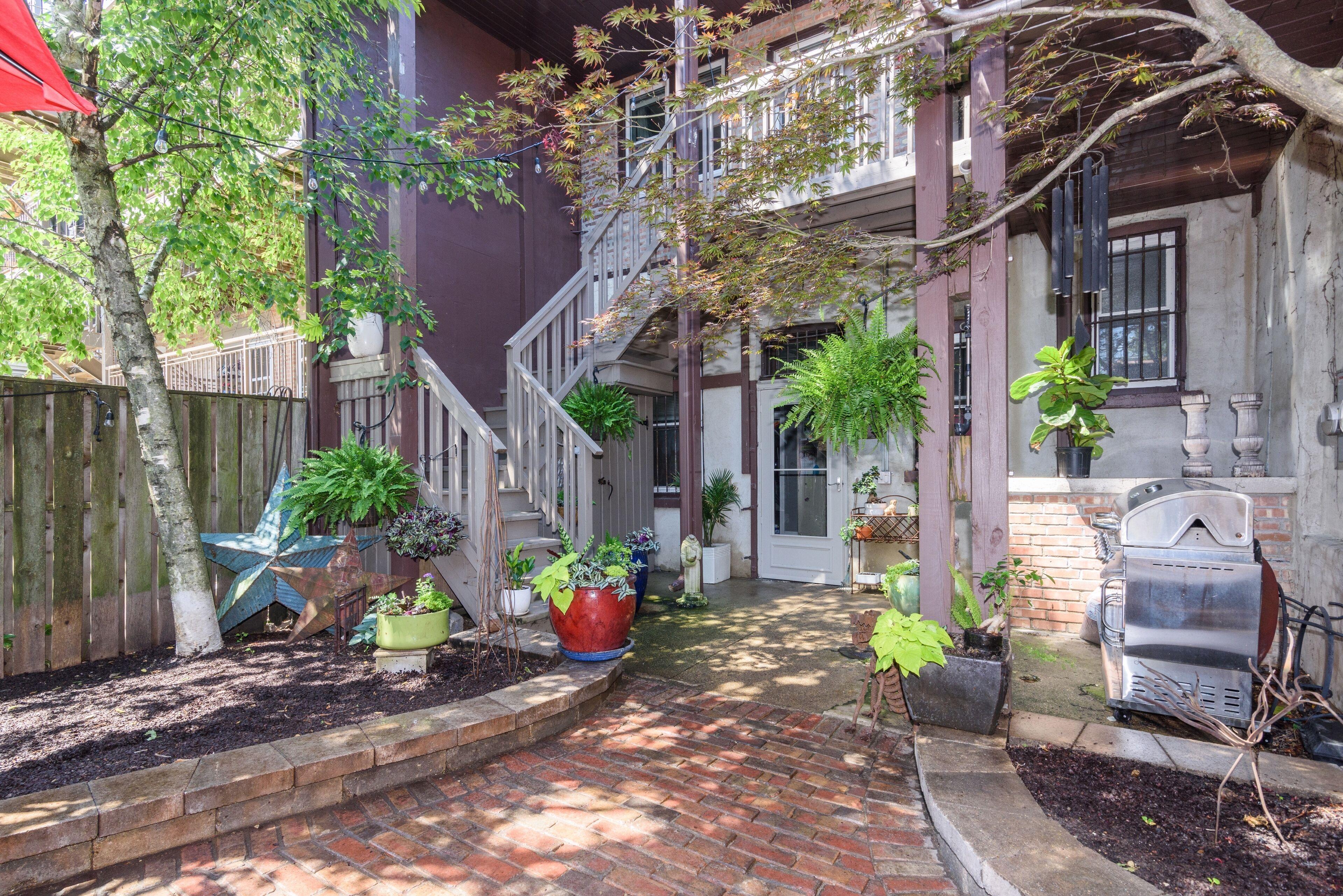 House 5863- Chicago's Premier Chicago