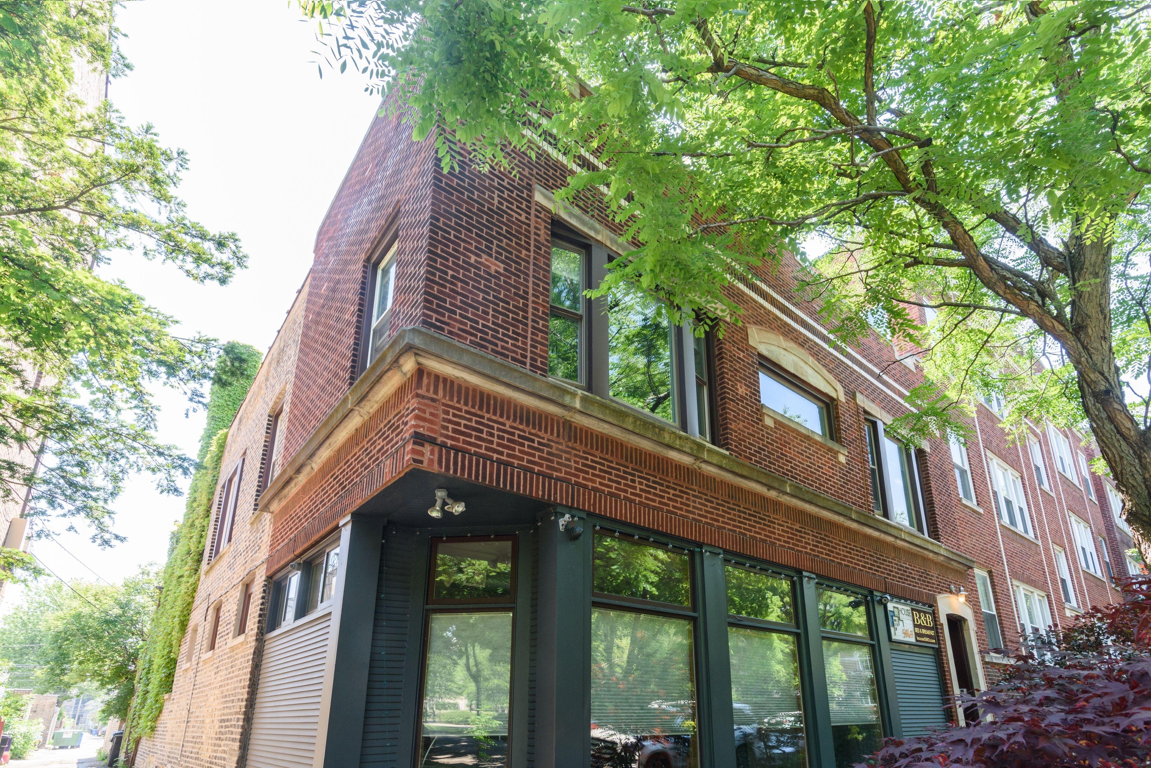 House 5863- Chicago's Premier Chicago