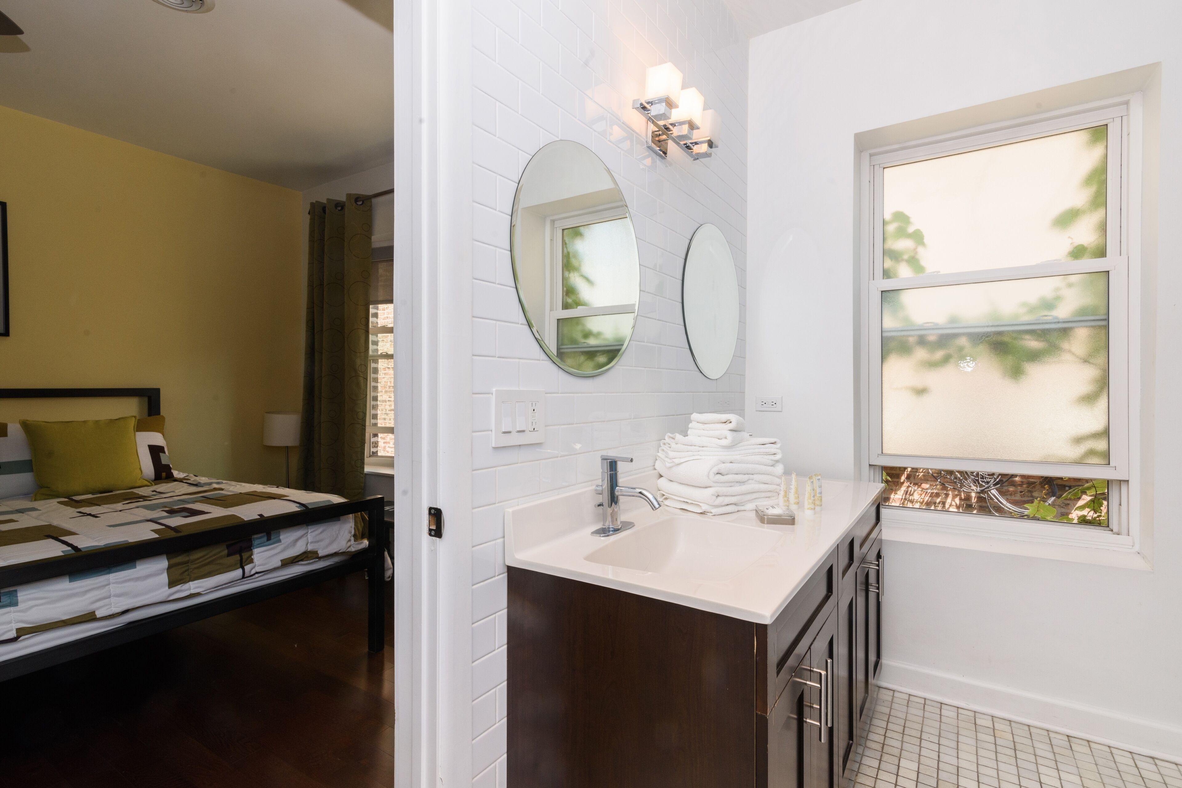 House 5863- Chicago's Premier 4*