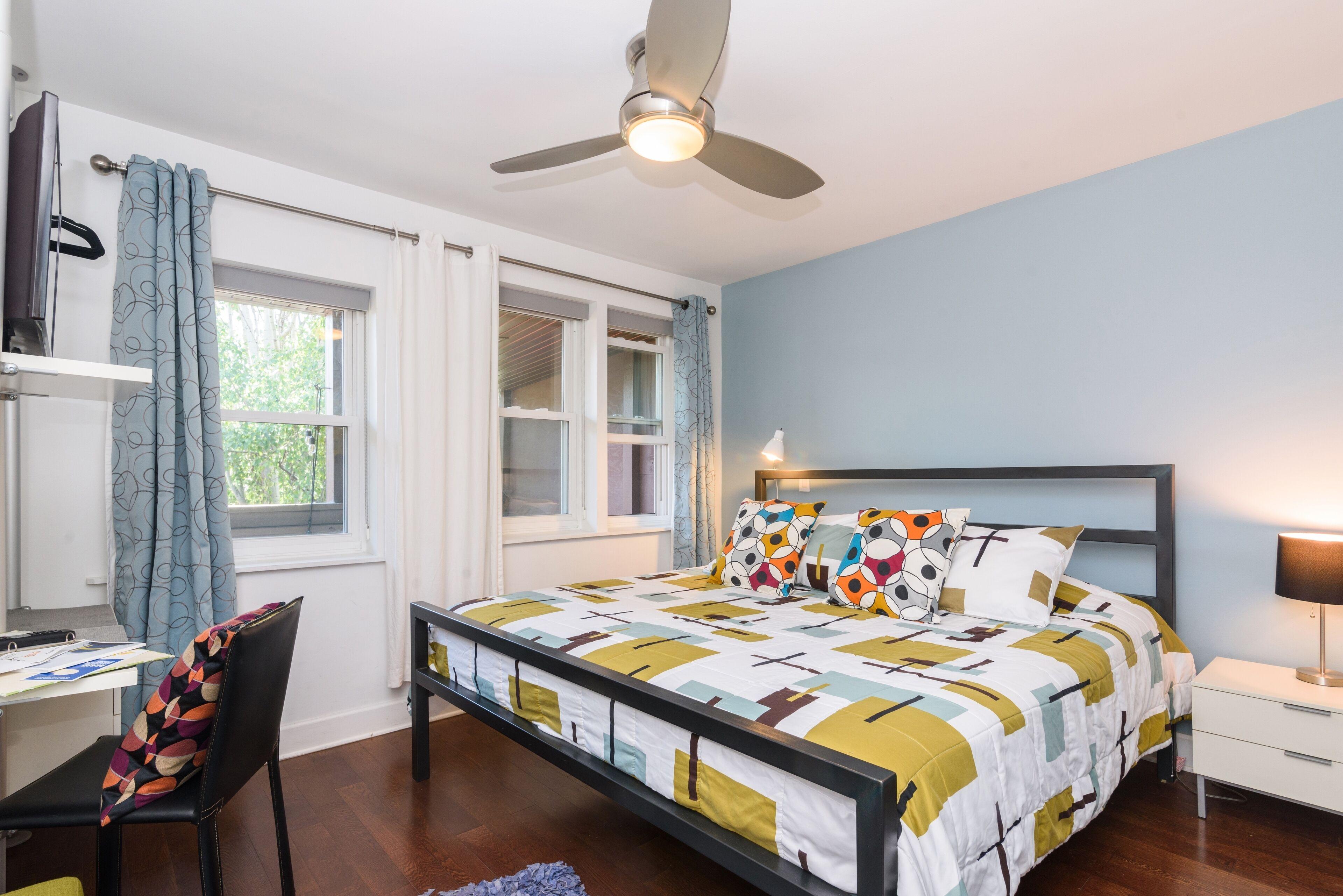 House 5863- Chicago's Premier Bed & Breakfast