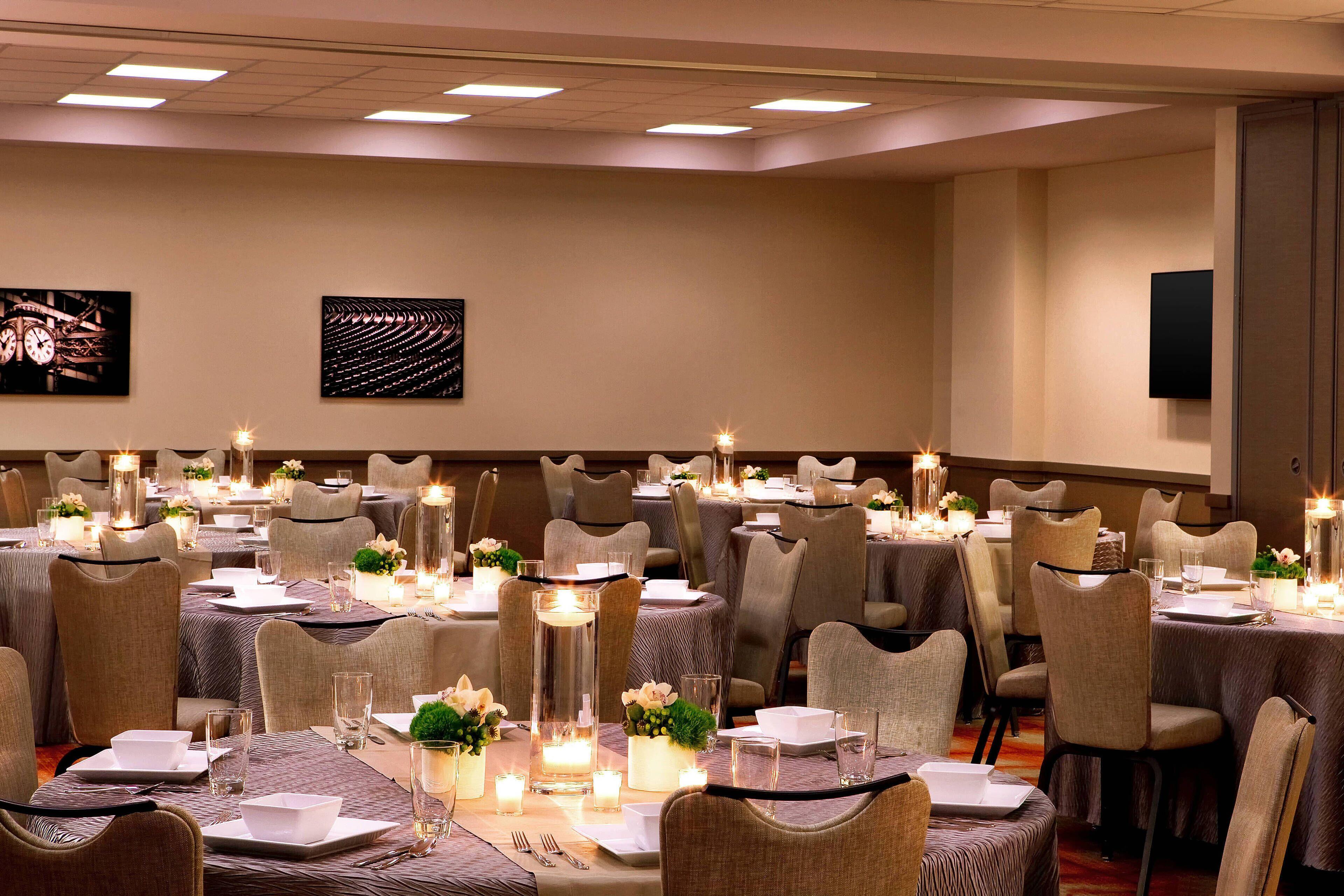 Aloft Downtown River North 3*