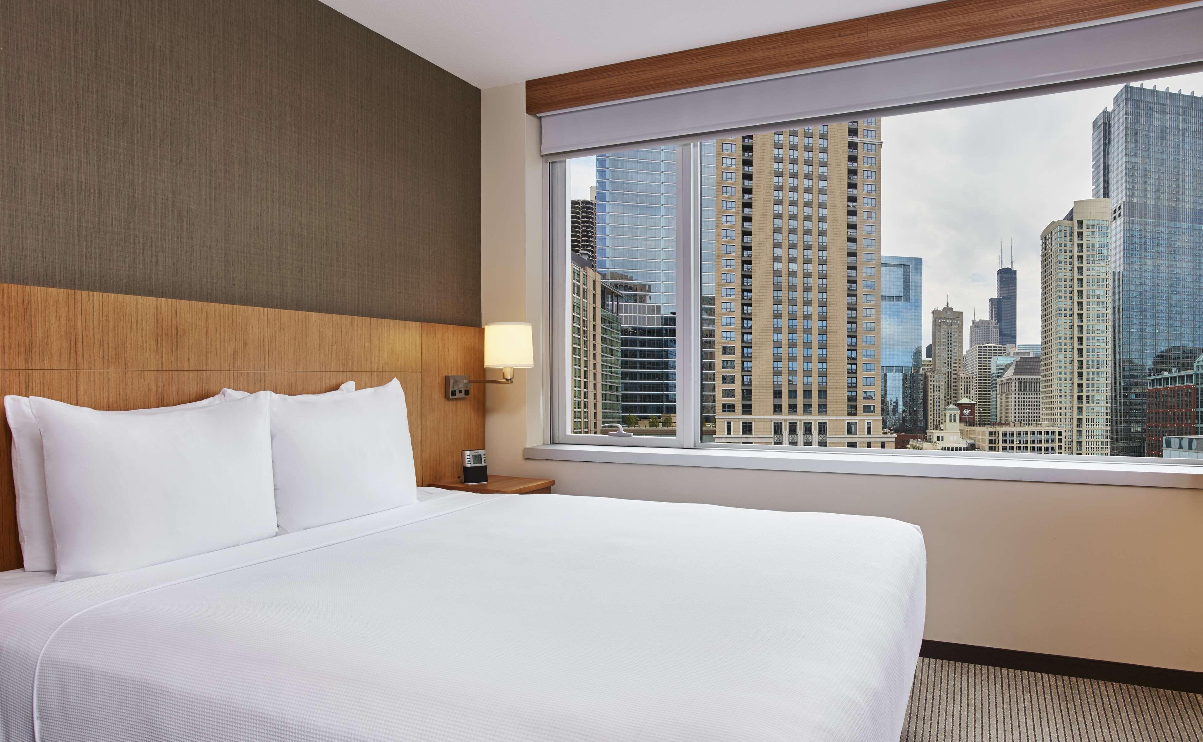 Hyatt Place River North Hotel 3*