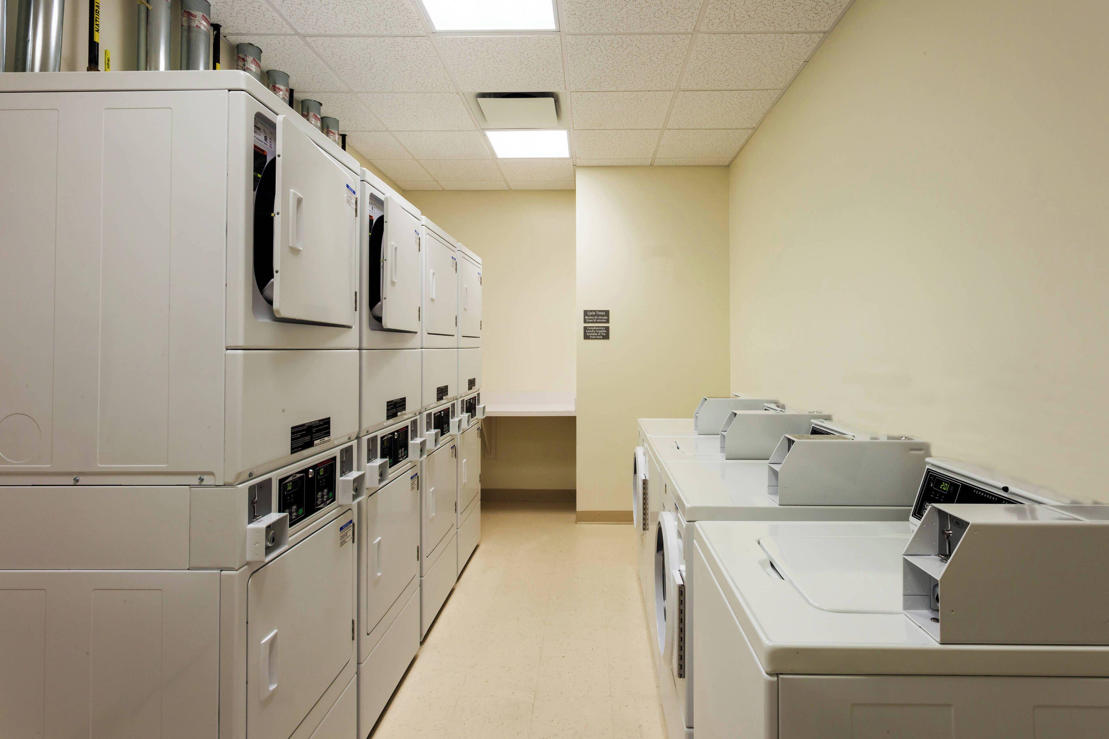 Fairfield And Downtown-river North Hotel