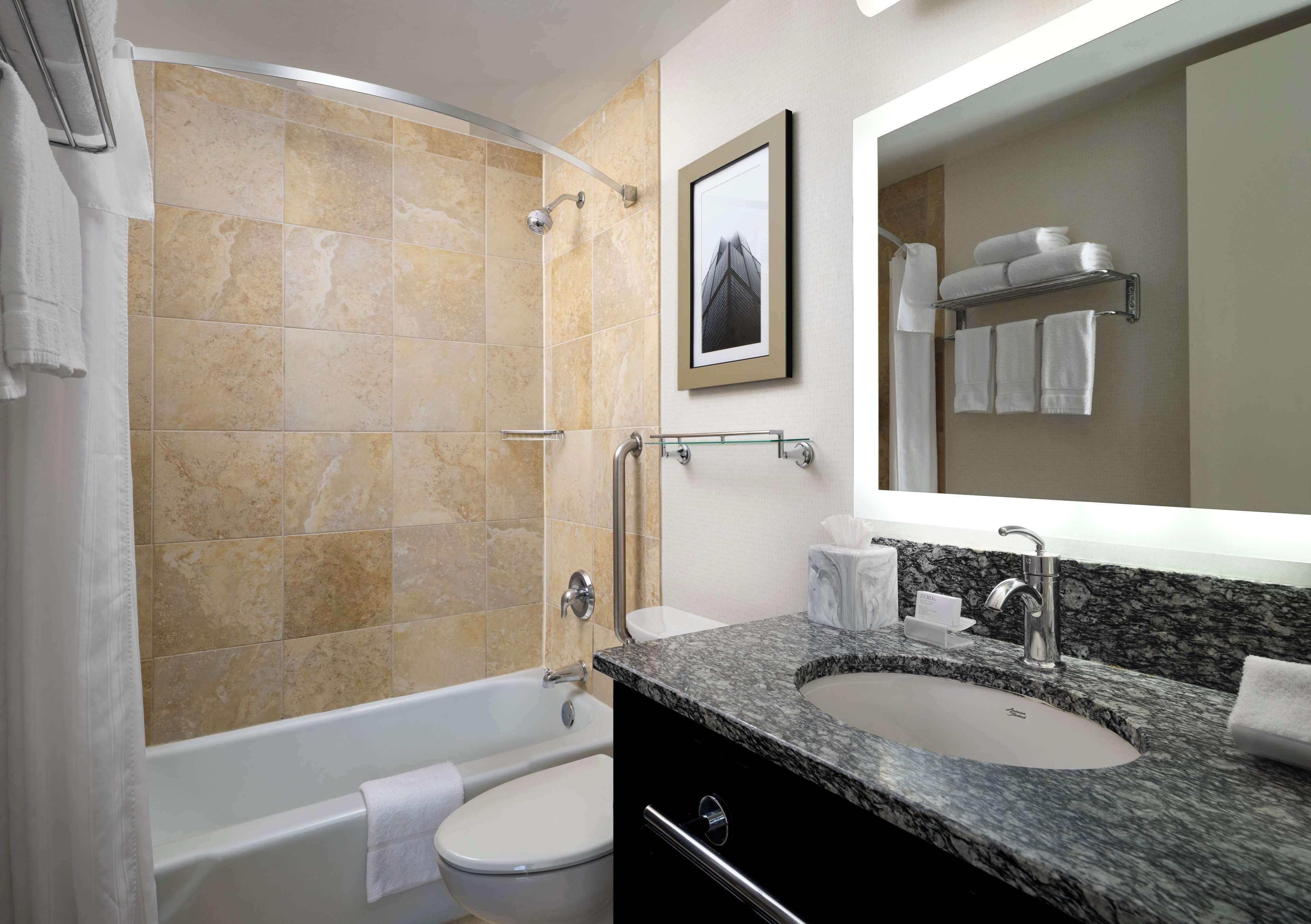 Homewood By Hilton Downtown - Magnificent Mile Hotel