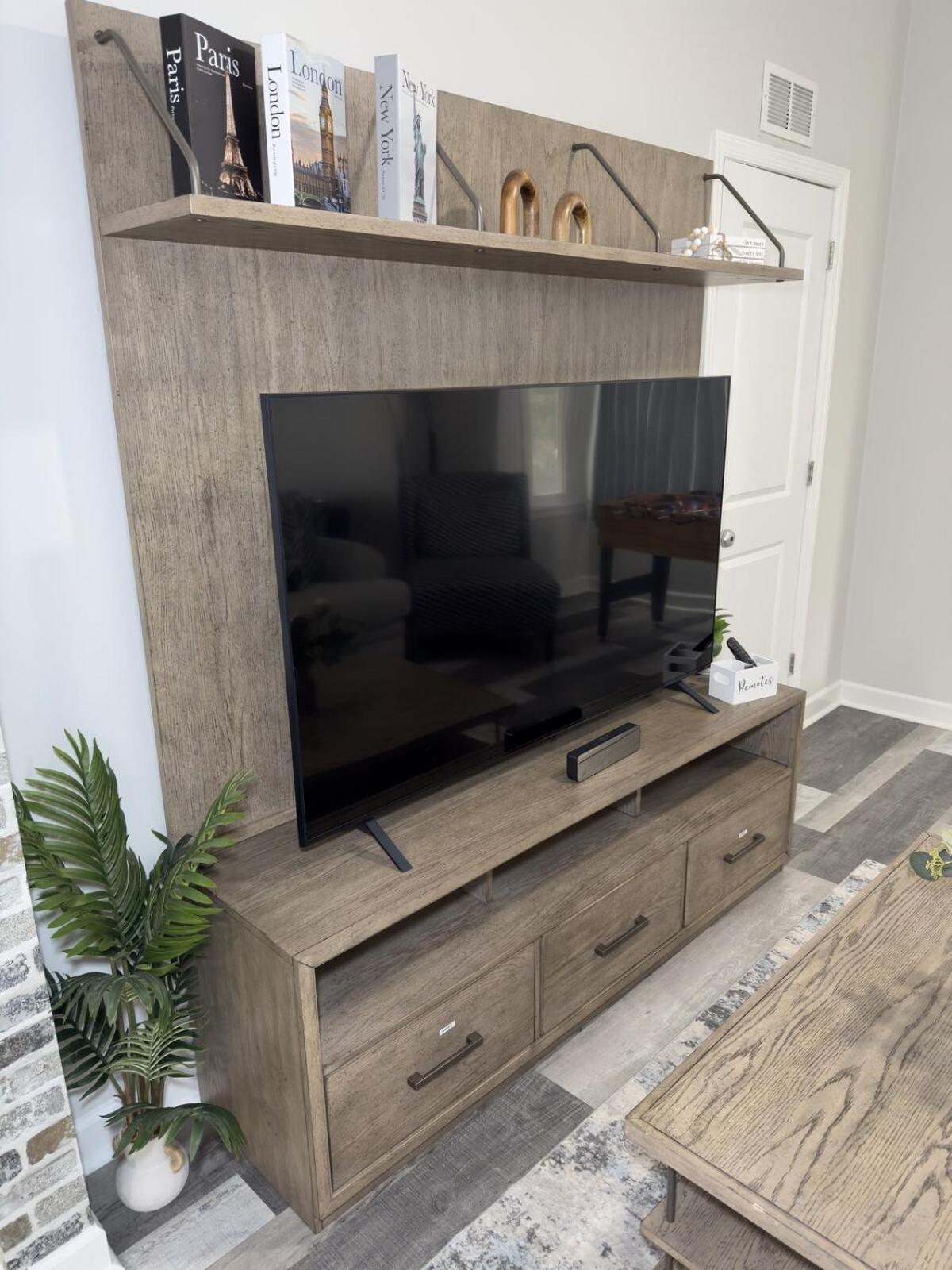Stylish 2bedroom W Games & Free Parking