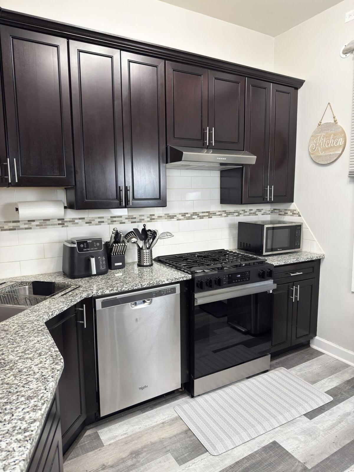 Stylish 2bedroom W Games & Free Parking * Chicago