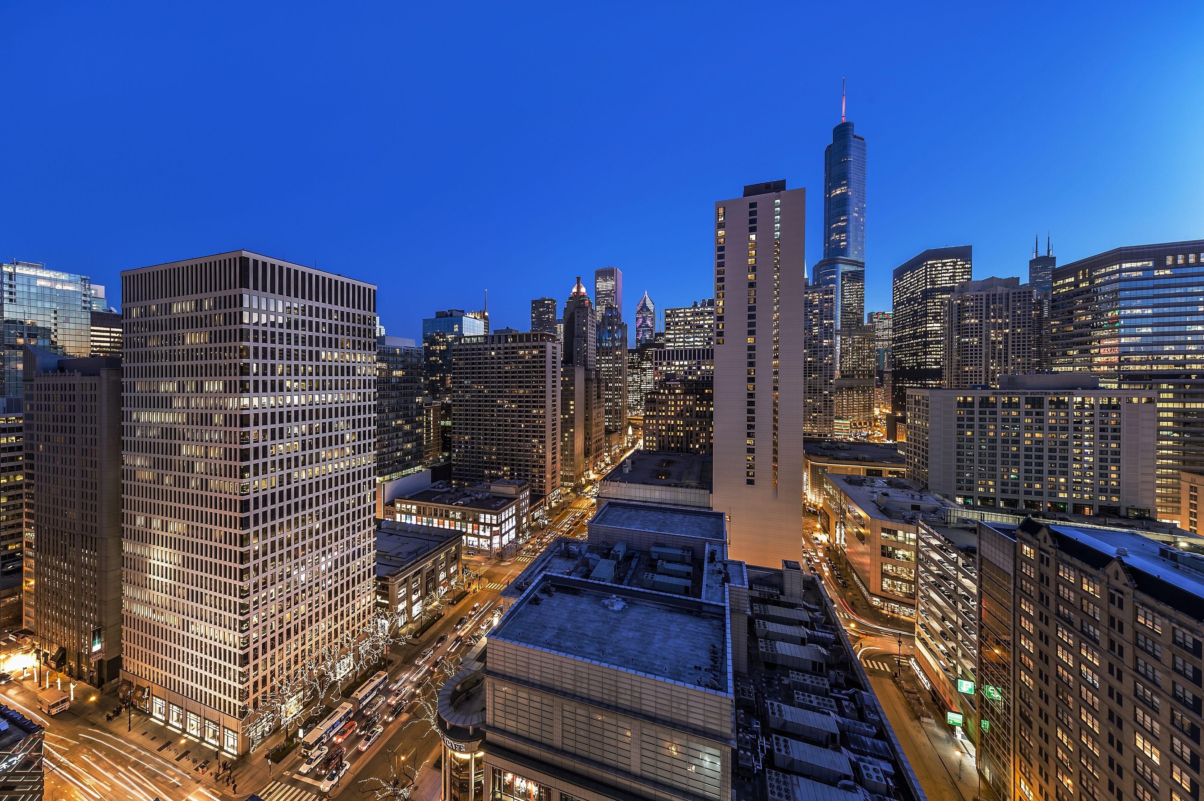 By Marriott Downtown Magnificent Mile Chicago