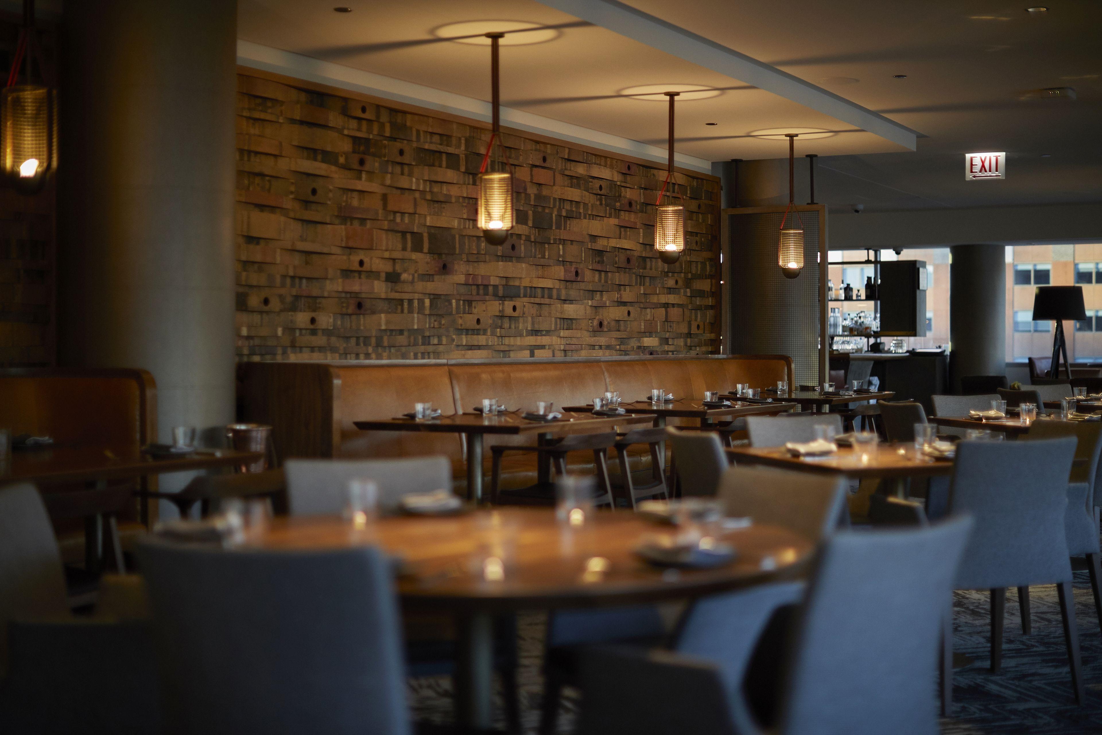 By Marriott Downtown Magnificent Mile 3*