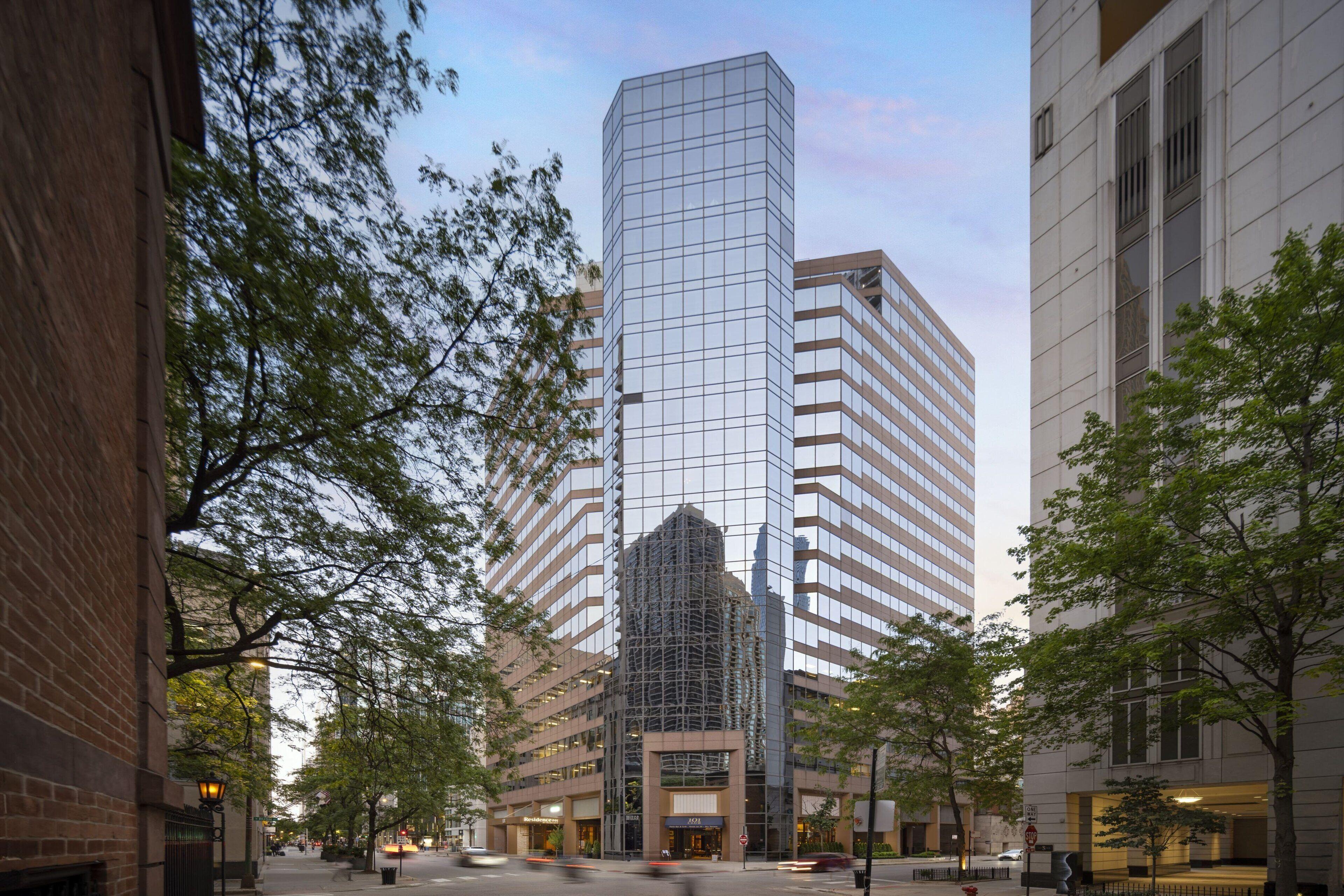 Hotel By Marriott Downtown Magnificent Mile