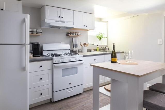 Two Bedroom Garden Apartment Chicago