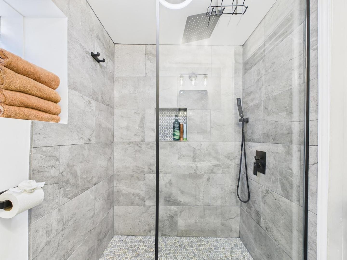 Addison Art Deco Flat