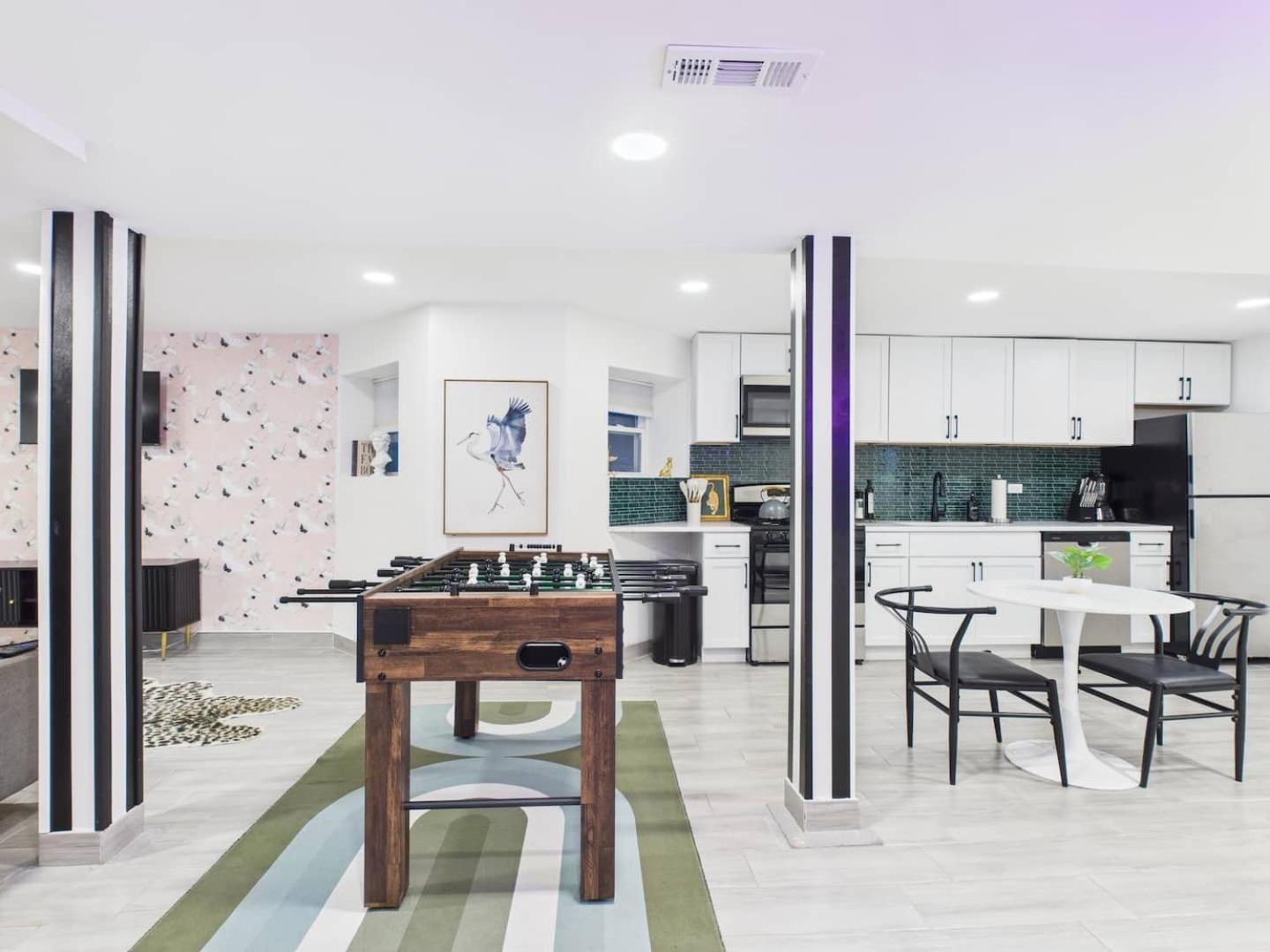 Addison Art Deco Flat Apartment *