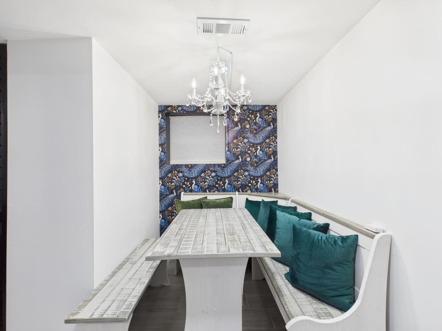 Addison Art Deco Flat