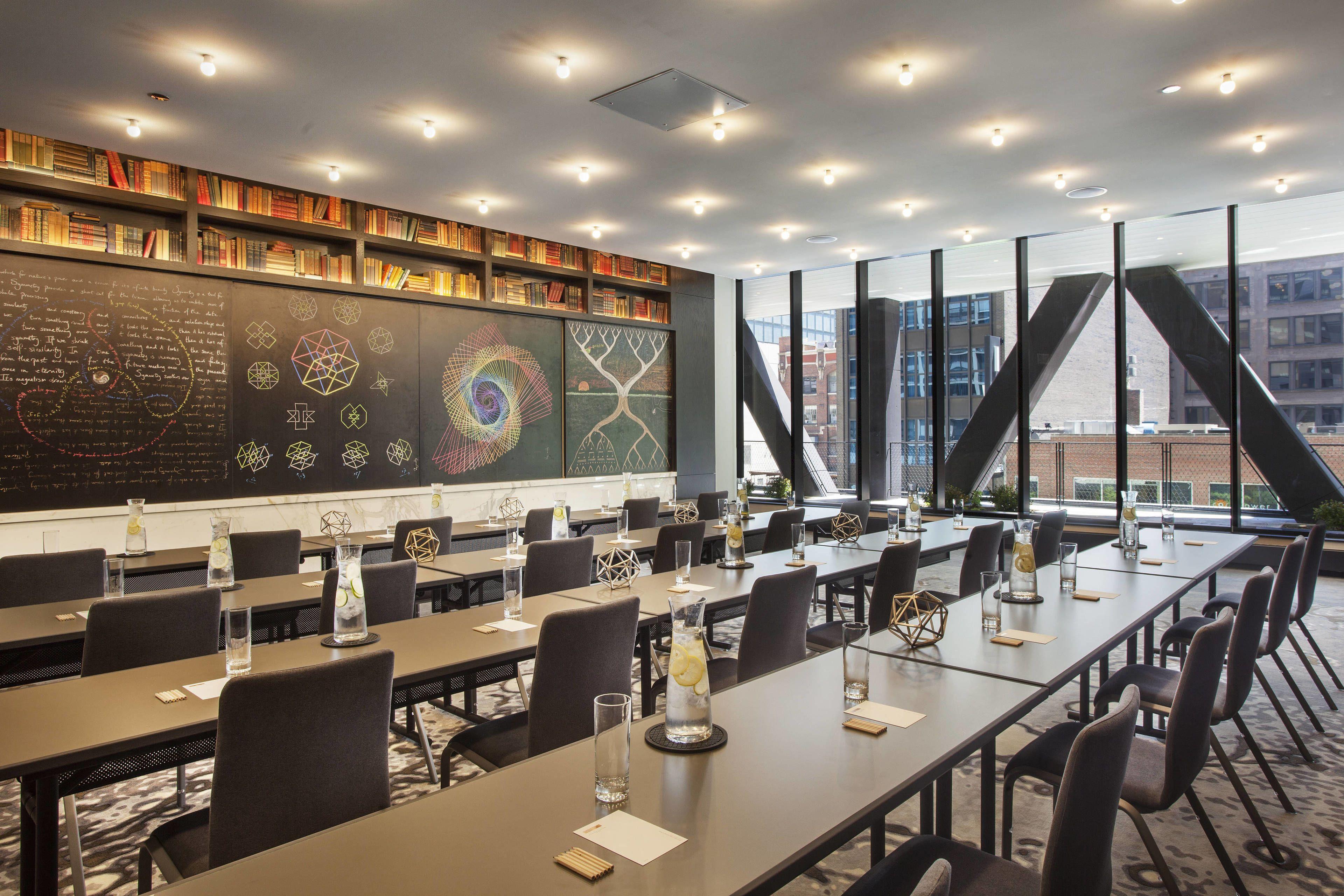 Emc2, Autograph Collection Hotel 4*