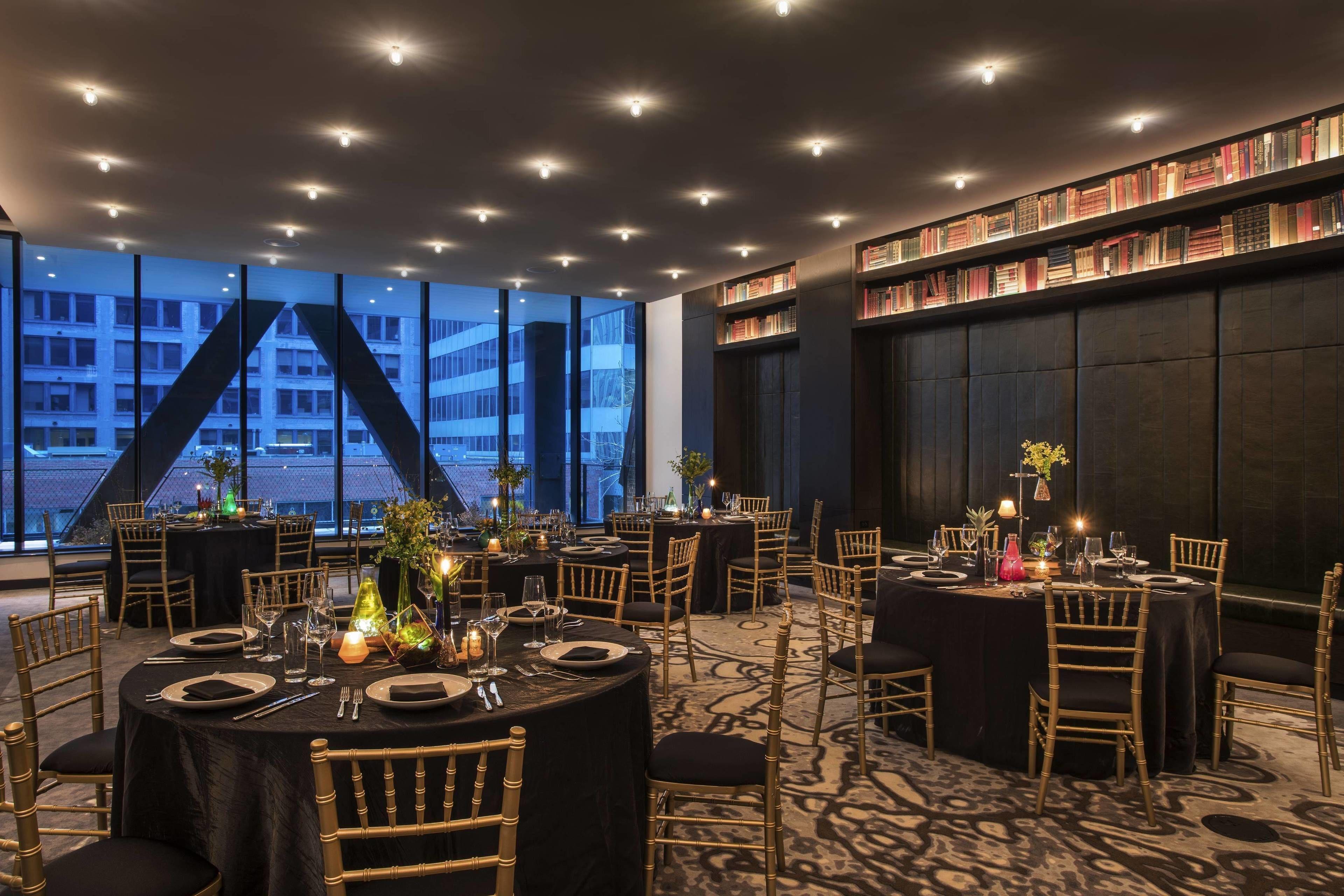 Emc2, Autograph Collection Chicago