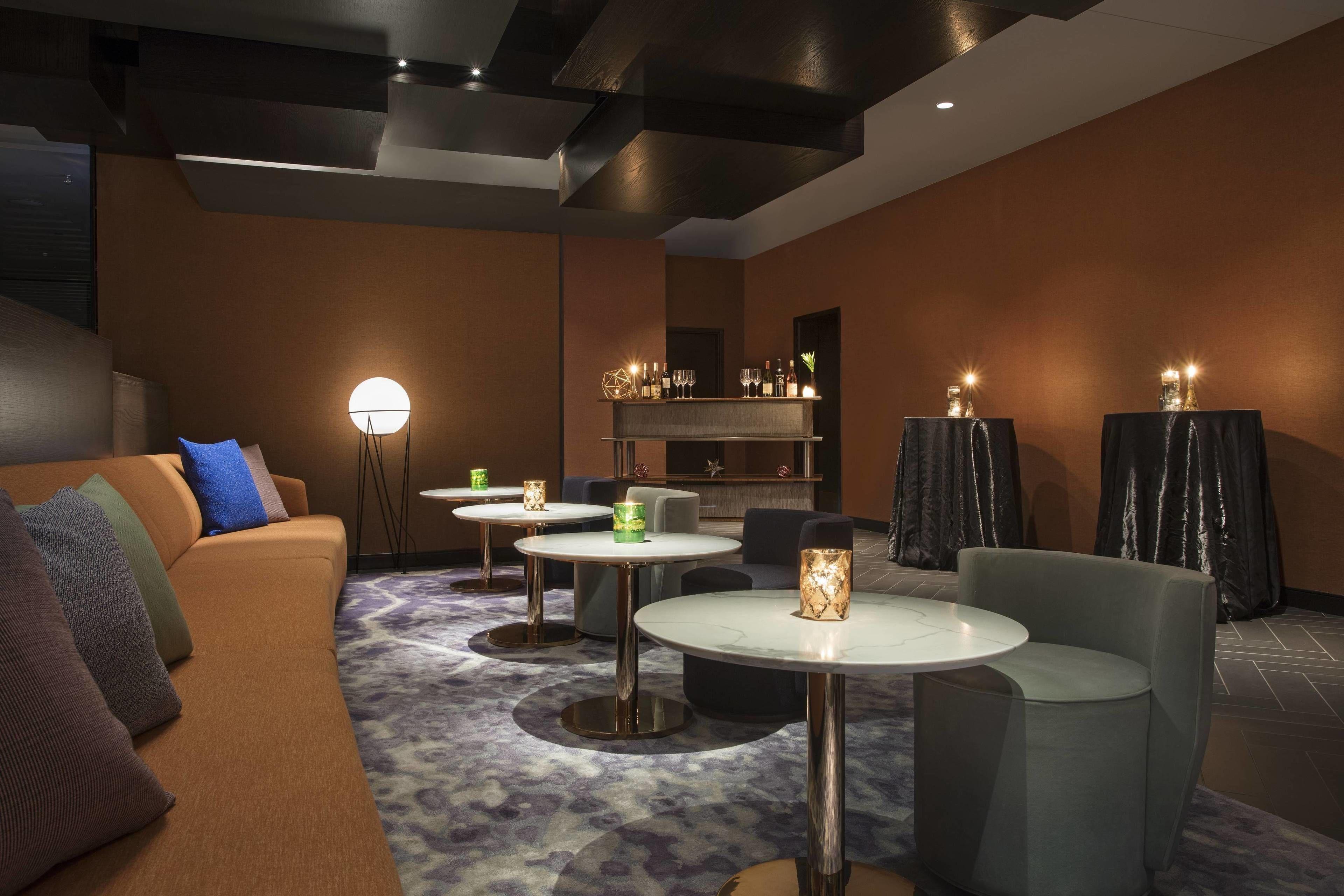 Emc2, Autograph Collection