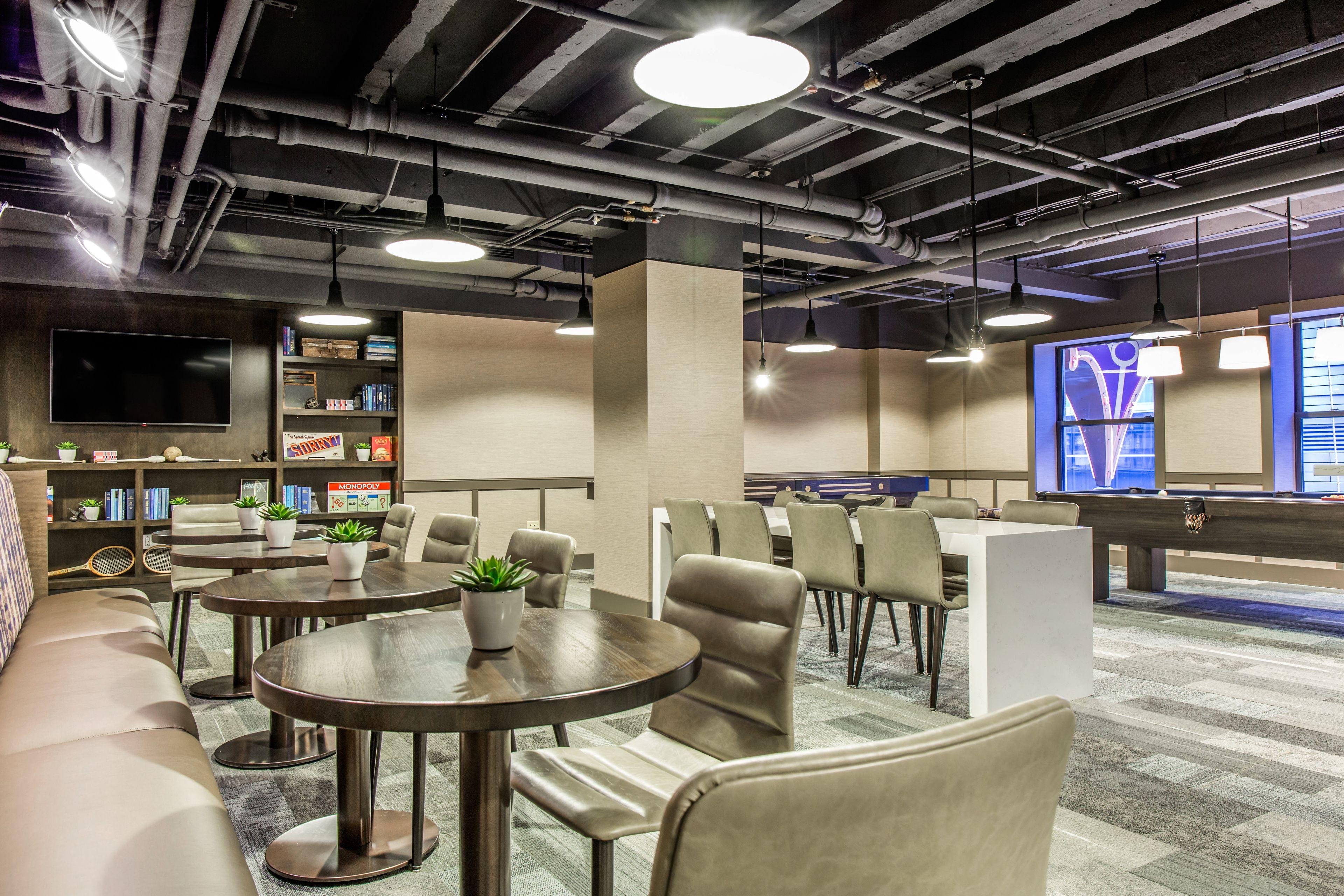 Cambria Loop - Theatre District Hotel 4*